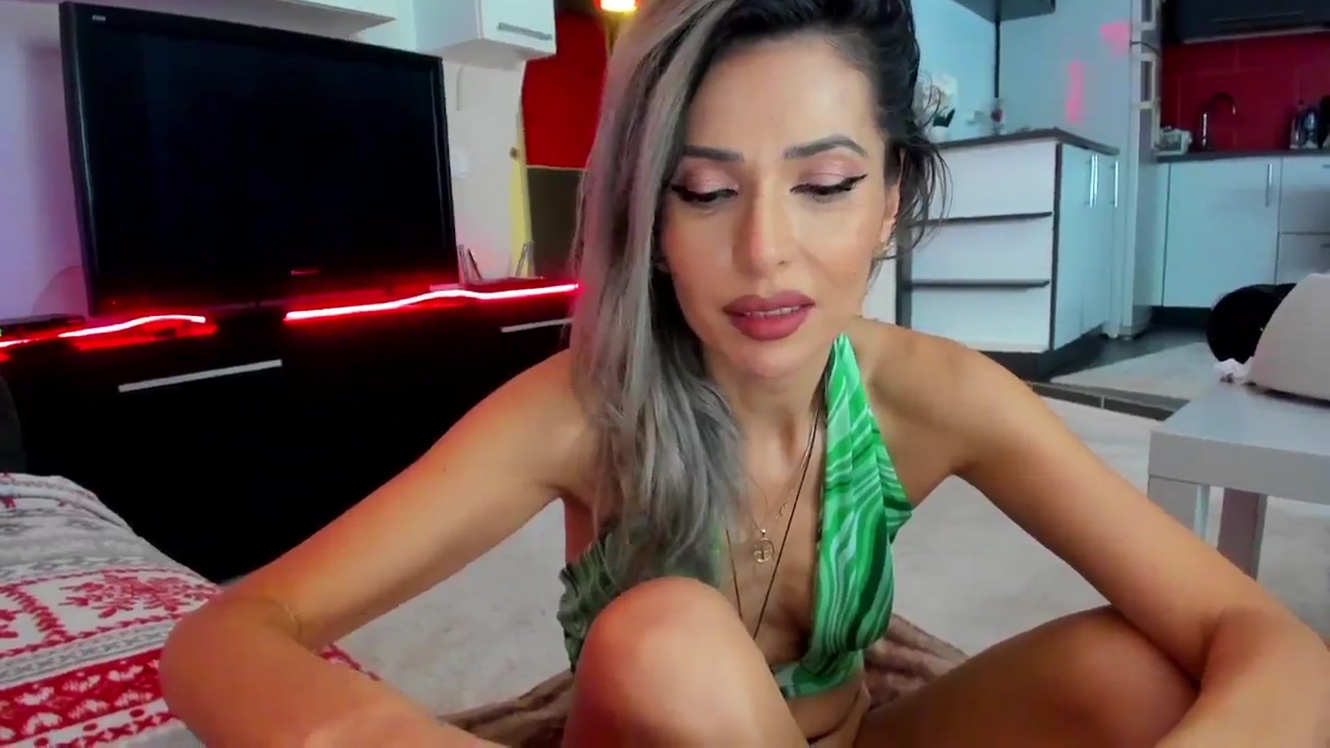 Gallery image thumbnail from SmileyTinaa's myfreecams stream on, 02/09/2024, 01:02 image 2 of 20