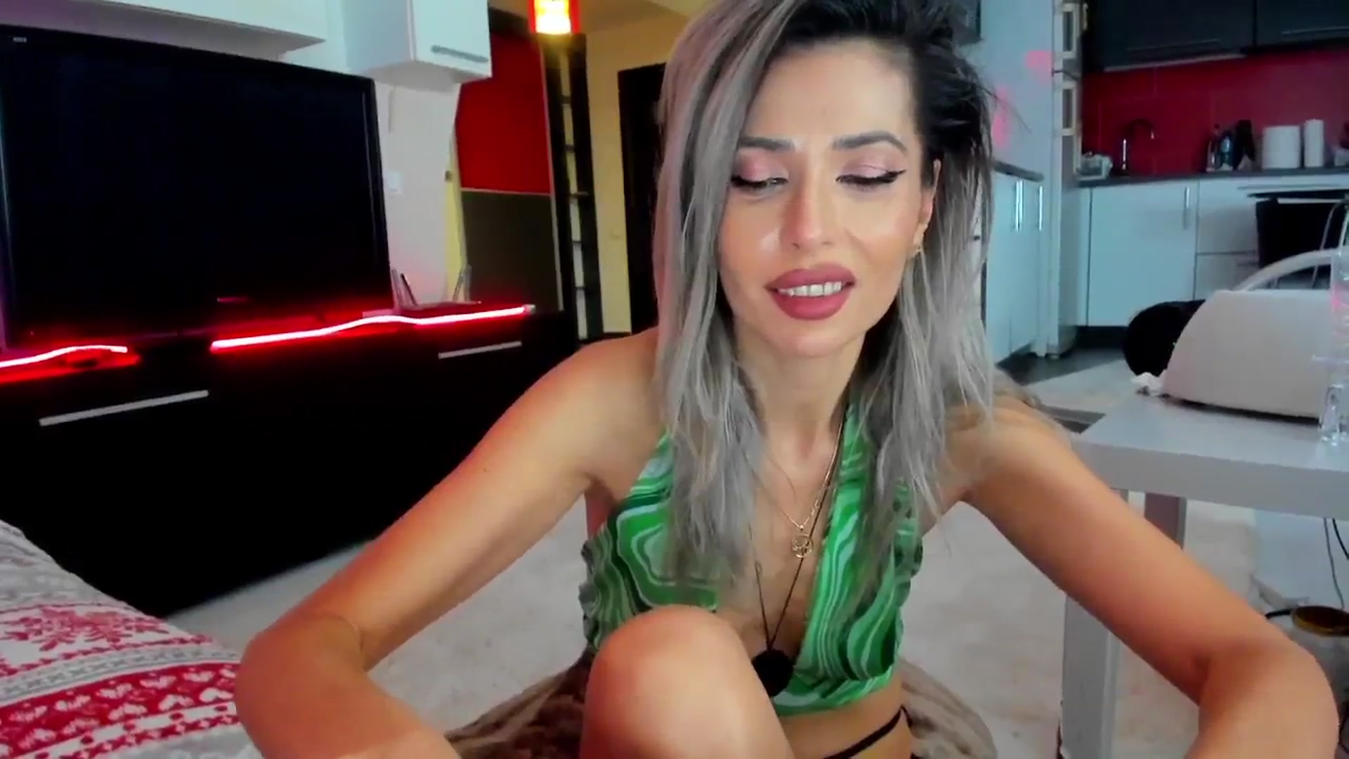 Gallery image thumbnail from SmileyTinaa's myfreecams stream on, 02/09/2024, 01:02 image 16 of 20