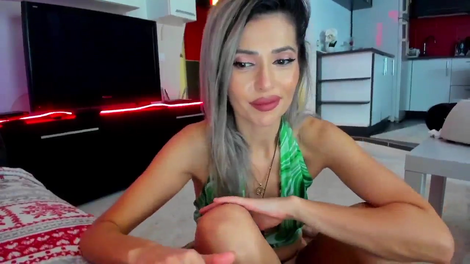 Gallery image thumbnail from SmileyTinaa's myfreecams stream on, 02/09/2024, 01:02 image 7 of 20