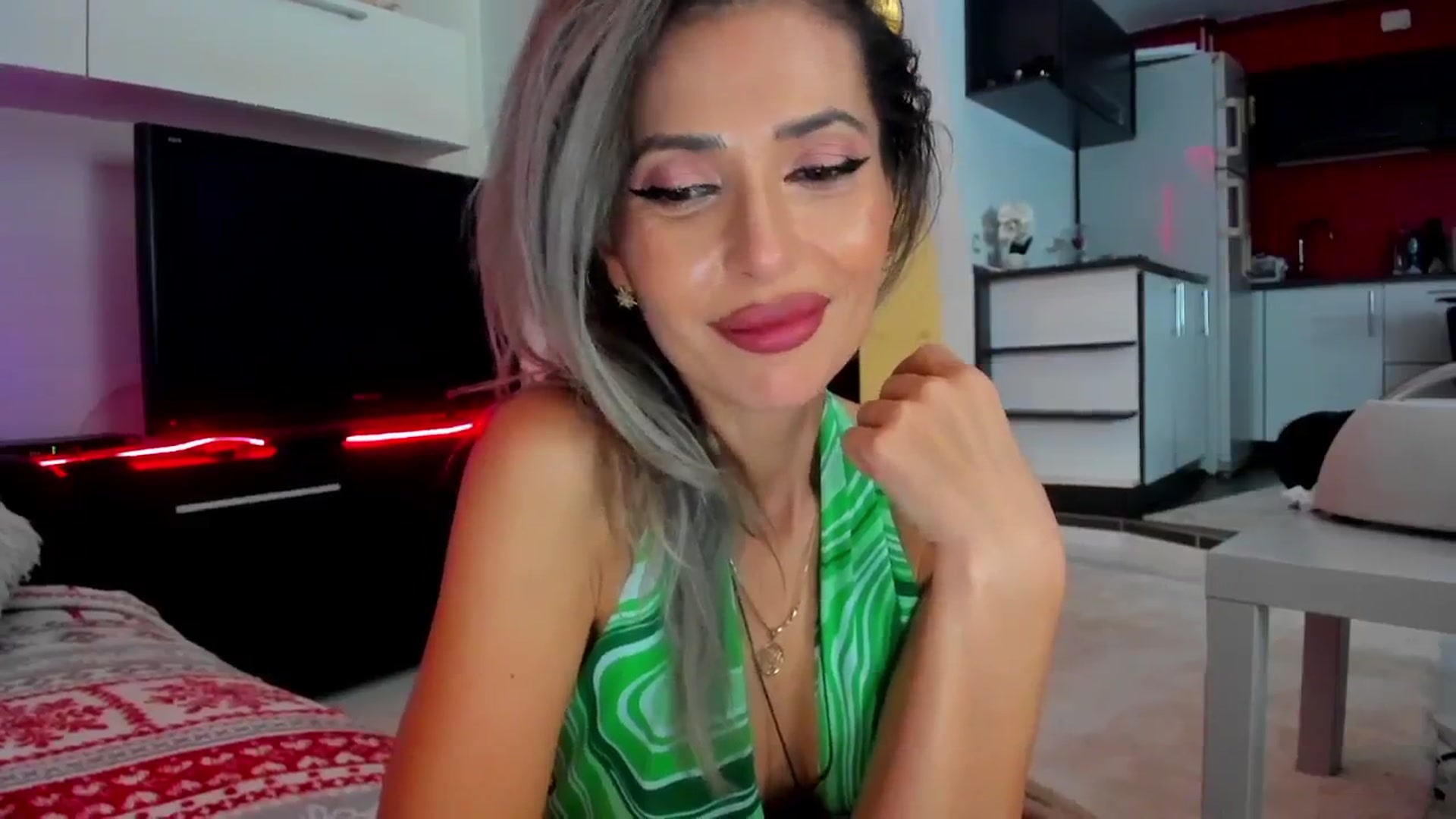 Gallery image thumbnail from SmileyTinaa's myfreecams stream on, 02/09/2024, 01:02 image 20 of 20