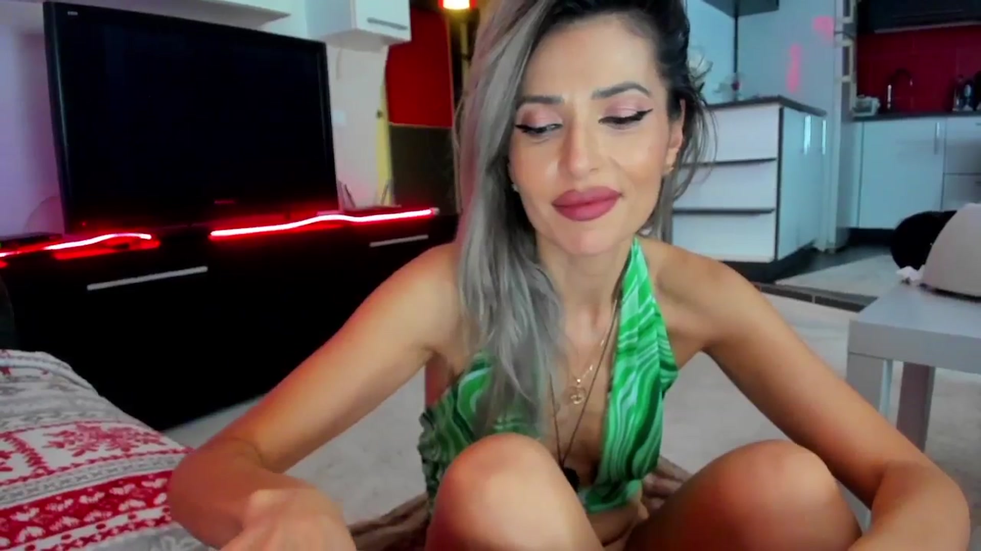 Gallery image thumbnail from SmileyTinaa's myfreecams stream on, 02/09/2024, 01:02 image 3 of 20