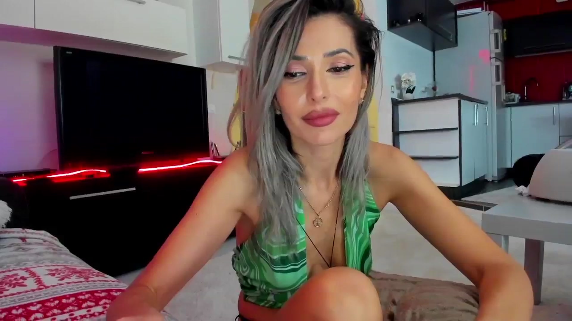 Gallery image thumbnail from SmileyTinaa's myfreecams stream on, 02/09/2024, 02:55 image 12 of 20