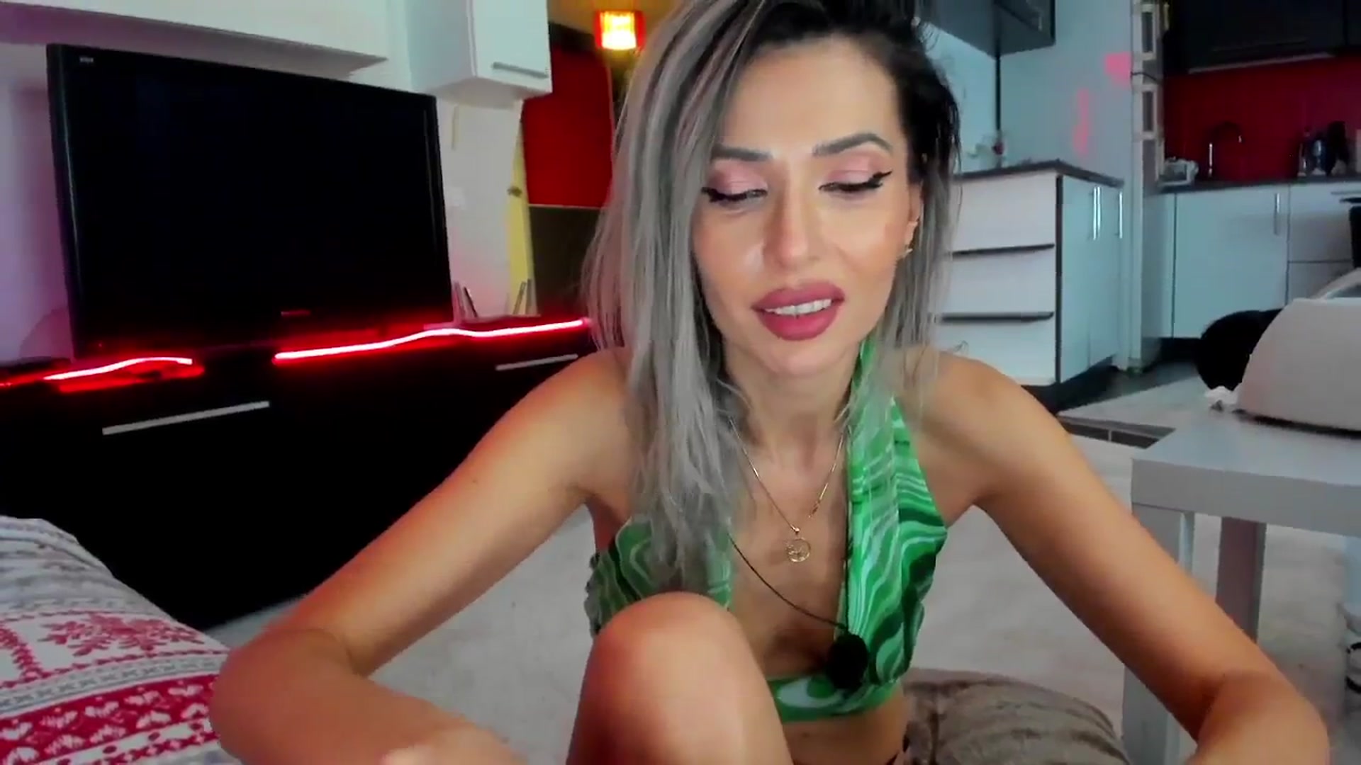 Gallery image thumbnail from SmileyTinaa's myfreecams stream on, 02/09/2024, 02:55 image 3 of 20