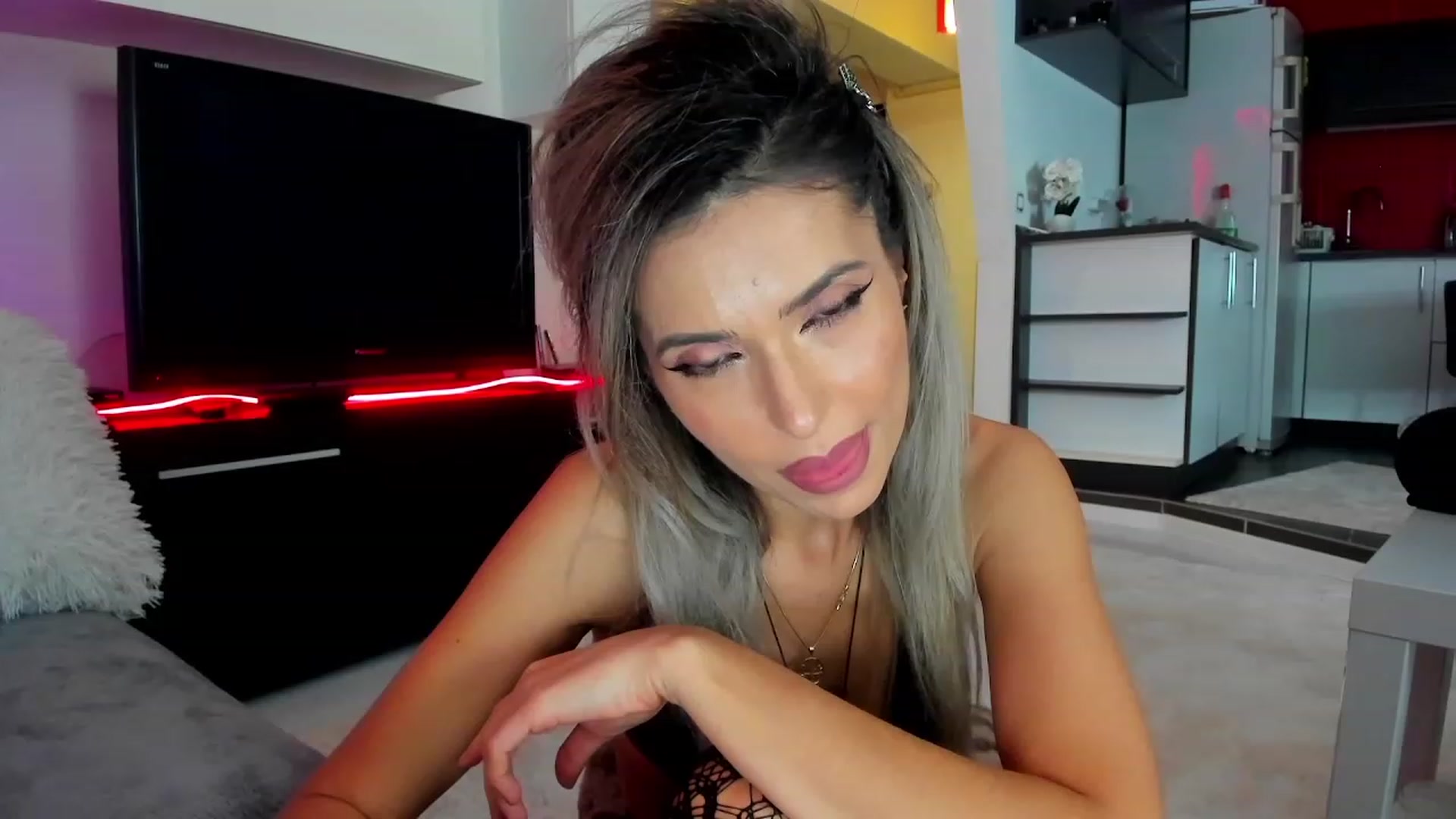Gallery image thumbnail from SmileyTinaa's myfreecams stream on, 02/12/2024, 21:48 image 5 of 20