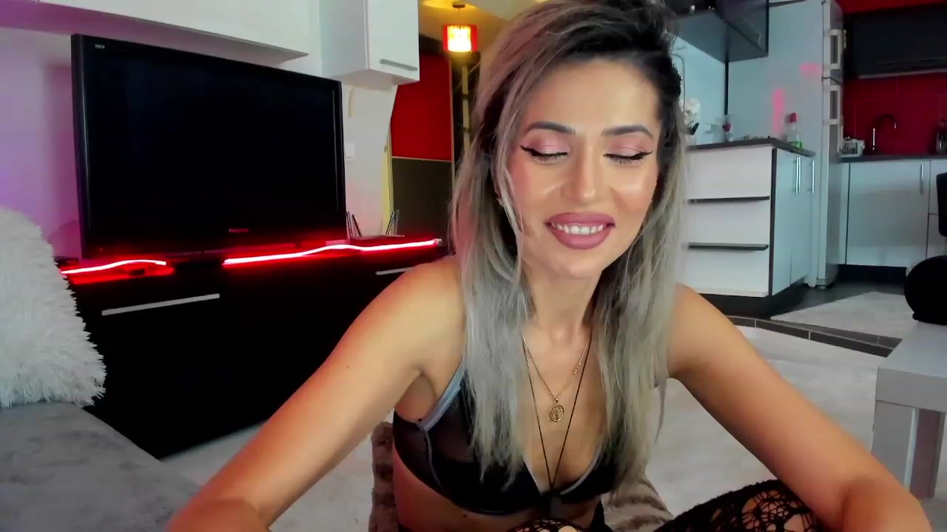Gallery image thumbnail from SmileyTinaa's myfreecams stream on, 02/12/2024, 21:48 image 8 of 20
