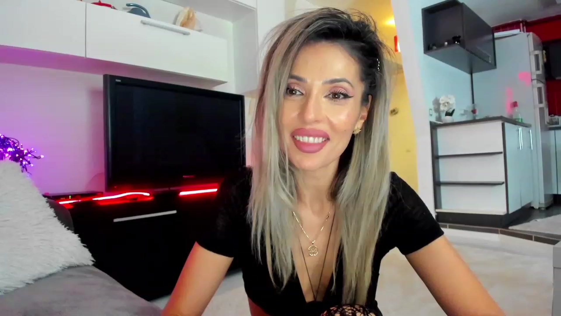 Gallery image thumbnail from SmileyTinaa's myfreecams stream on, 02/13/2024, 02:41 image 9 of 20