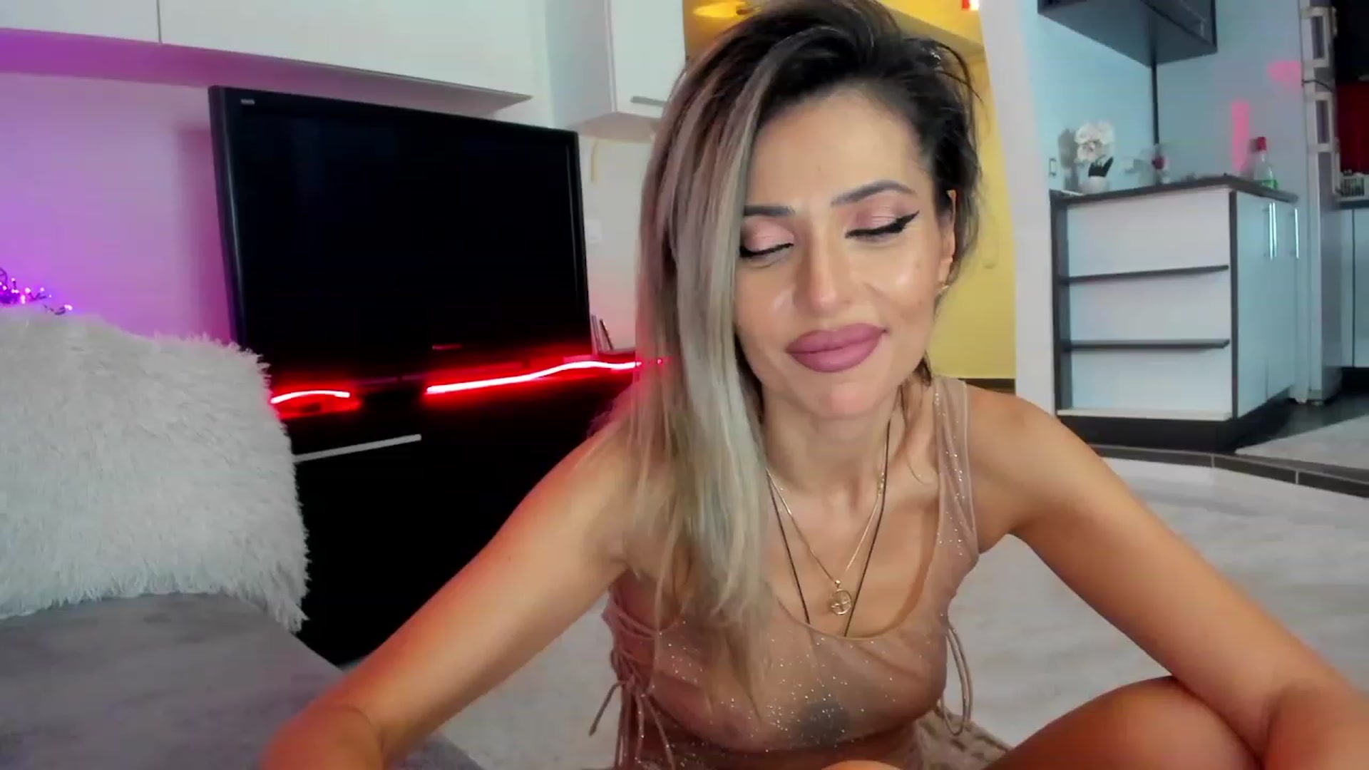 Gallery image thumbnail from SmileyTinaa's myfreecams stream on, 02/14/2024, 02:13 image 1 of 20