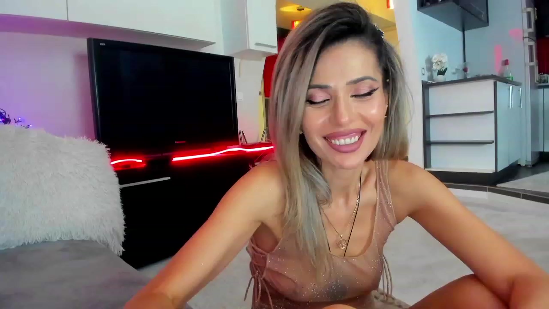 Gallery image thumbnail from SmileyTinaa's myfreecams stream on, 02/14/2024, 02:13 image 5 of 20