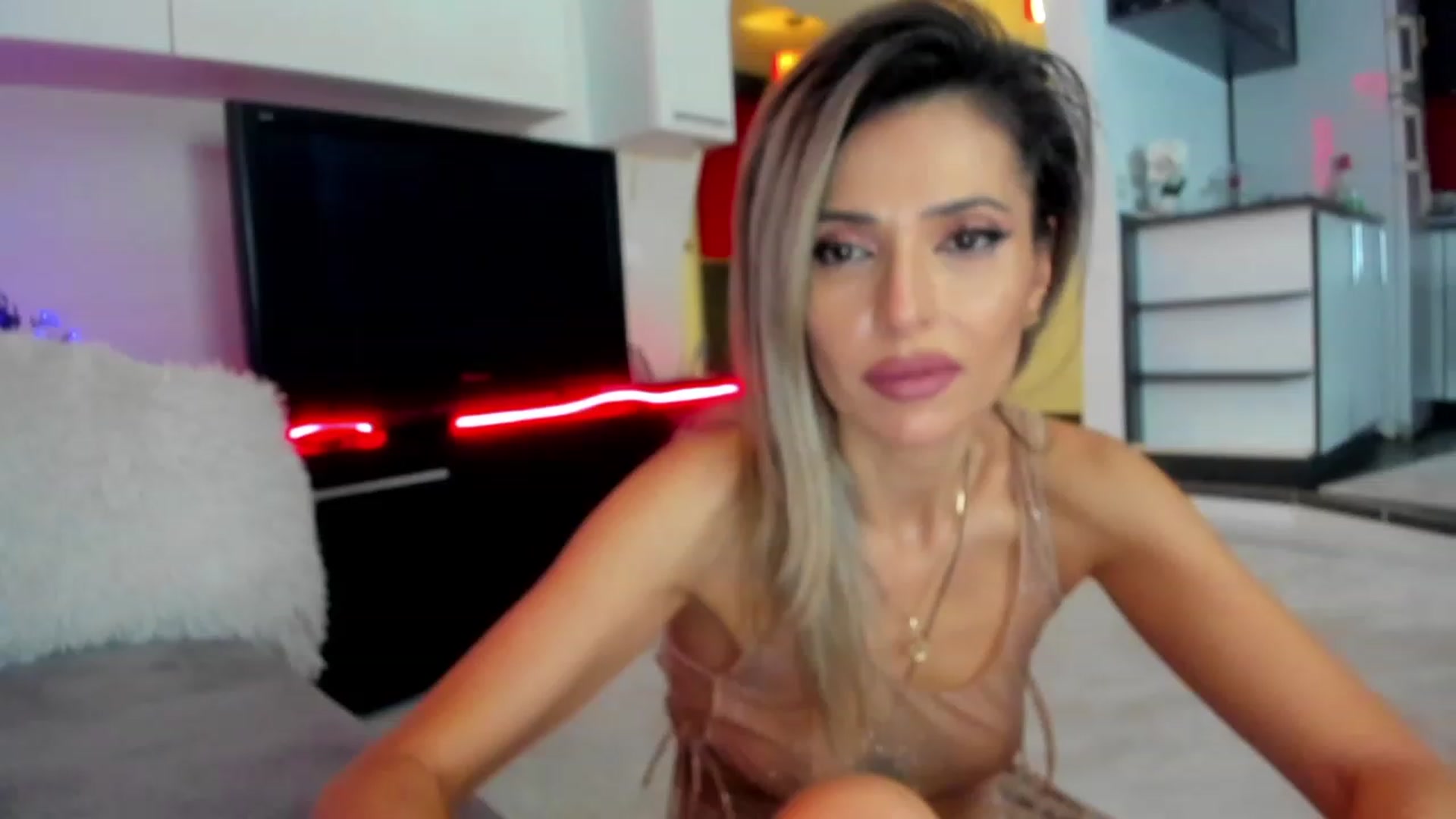 Gallery image thumbnail from SmileyTinaa's myfreecams stream on, 02/14/2024, 02:13 image 2 of 20