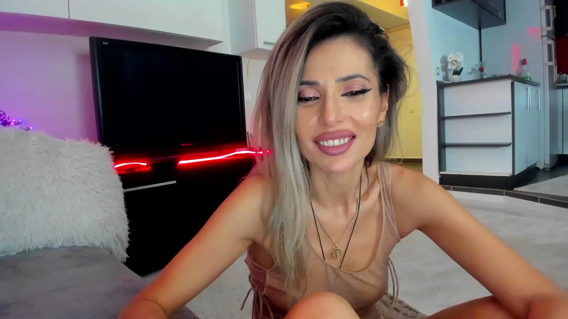Gallery image thumbnail from SmileyTinaa's myfreecams stream on, 02/14/2024, 02:13 image 3 of 20