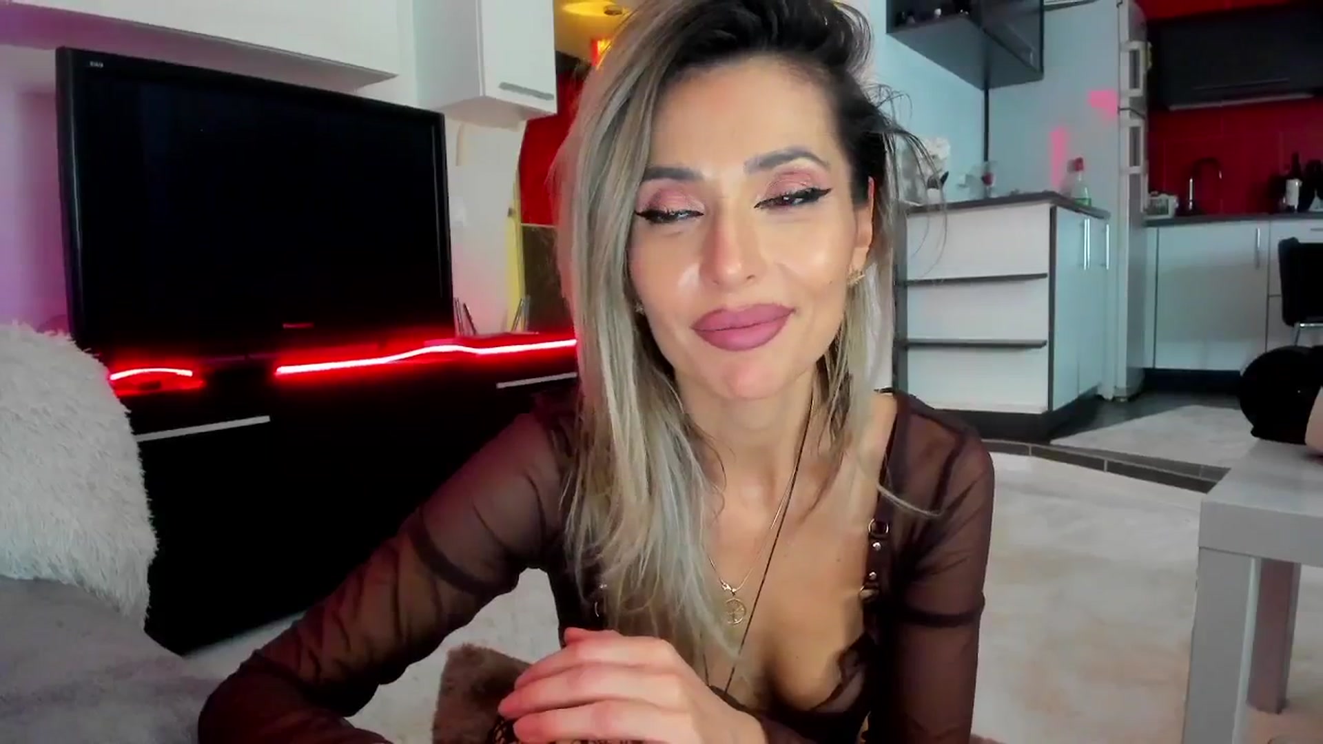 Gallery image thumbnail from SmileyTinaa's myfreecams stream on, 02/15/2024, 01:45 image 7 of 20
