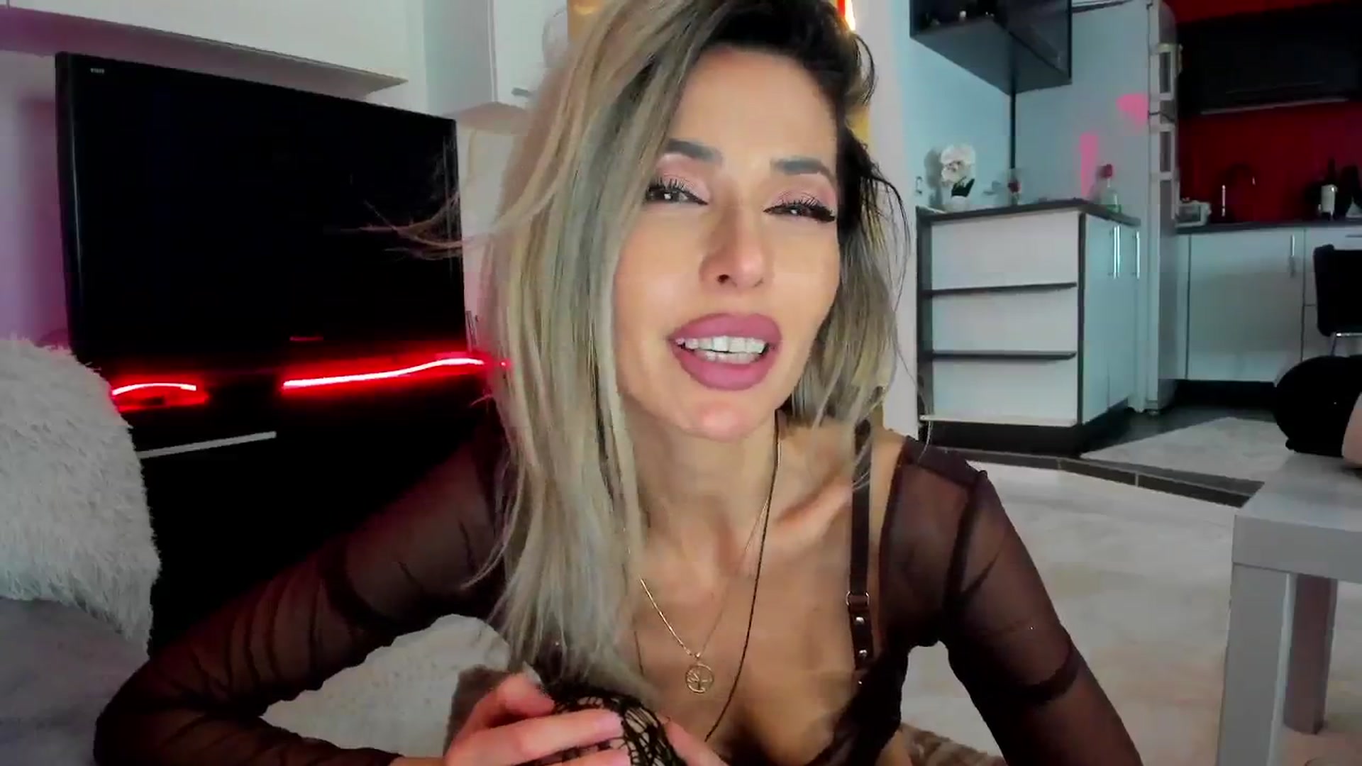 Gallery image thumbnail from SmileyTinaa's myfreecams stream on, 02/15/2024, 01:45 image 6 of 20
