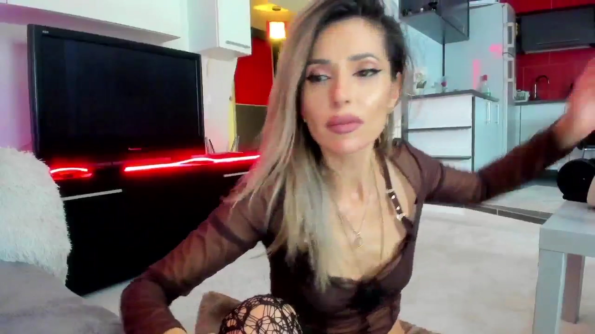Gallery image thumbnail from SmileyTinaa's myfreecams stream on, 02/15/2024, 01:45 image 2 of 20
