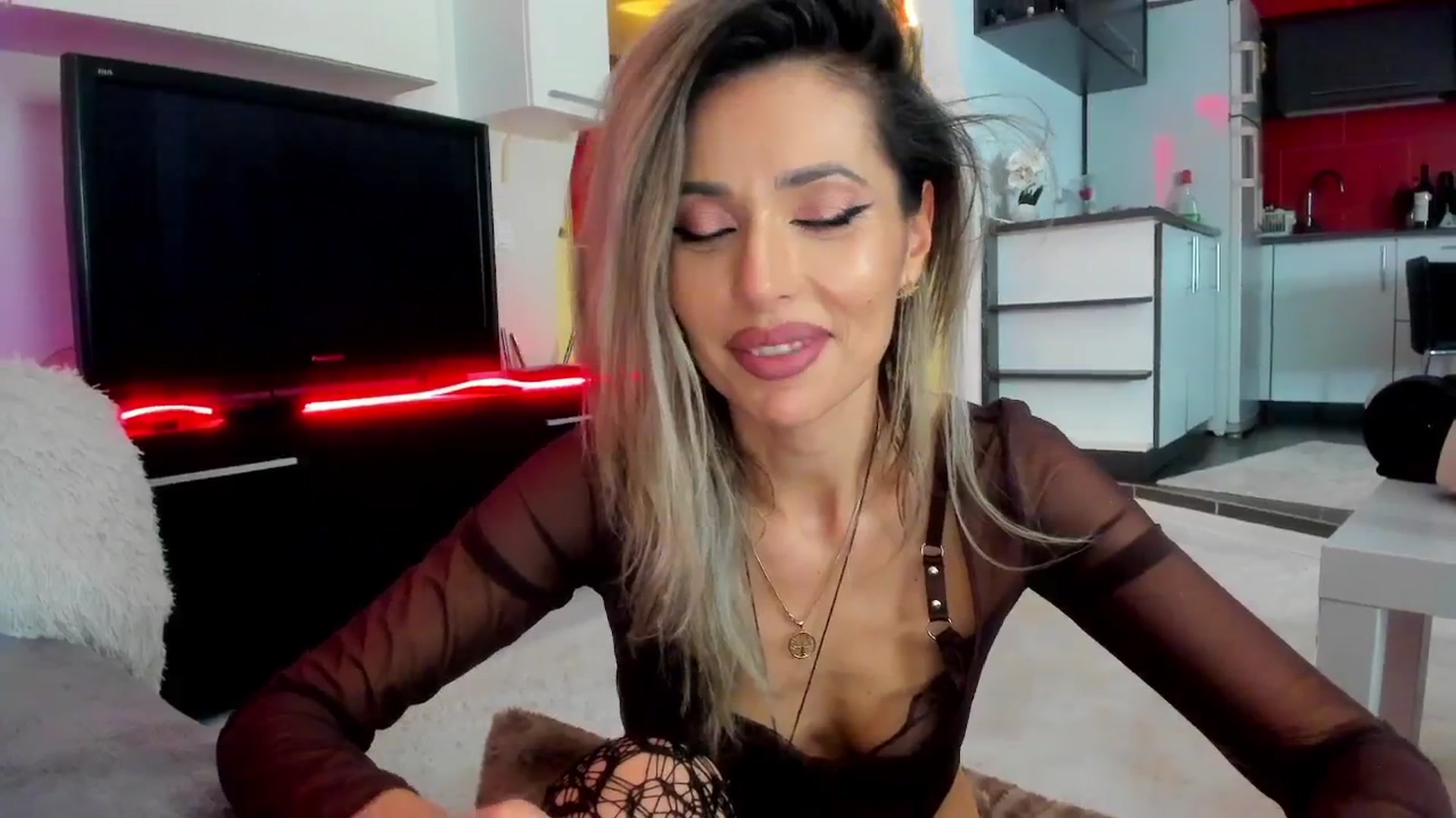 Gallery image thumbnail from SmileyTinaa's myfreecams stream on, 02/15/2024, 01:45 image 10 of 20