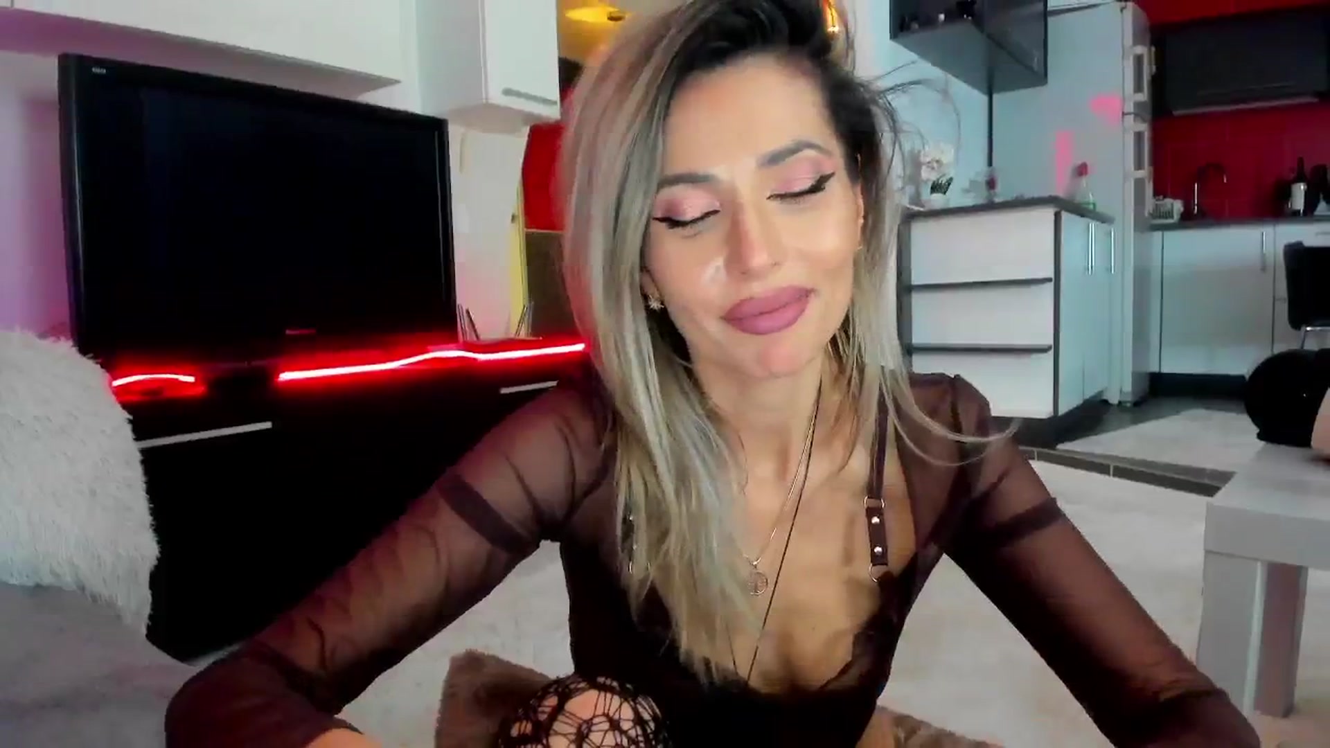 Gallery image thumbnail from SmileyTinaa's myfreecams stream on, 02/15/2024, 01:45 image 8 of 20