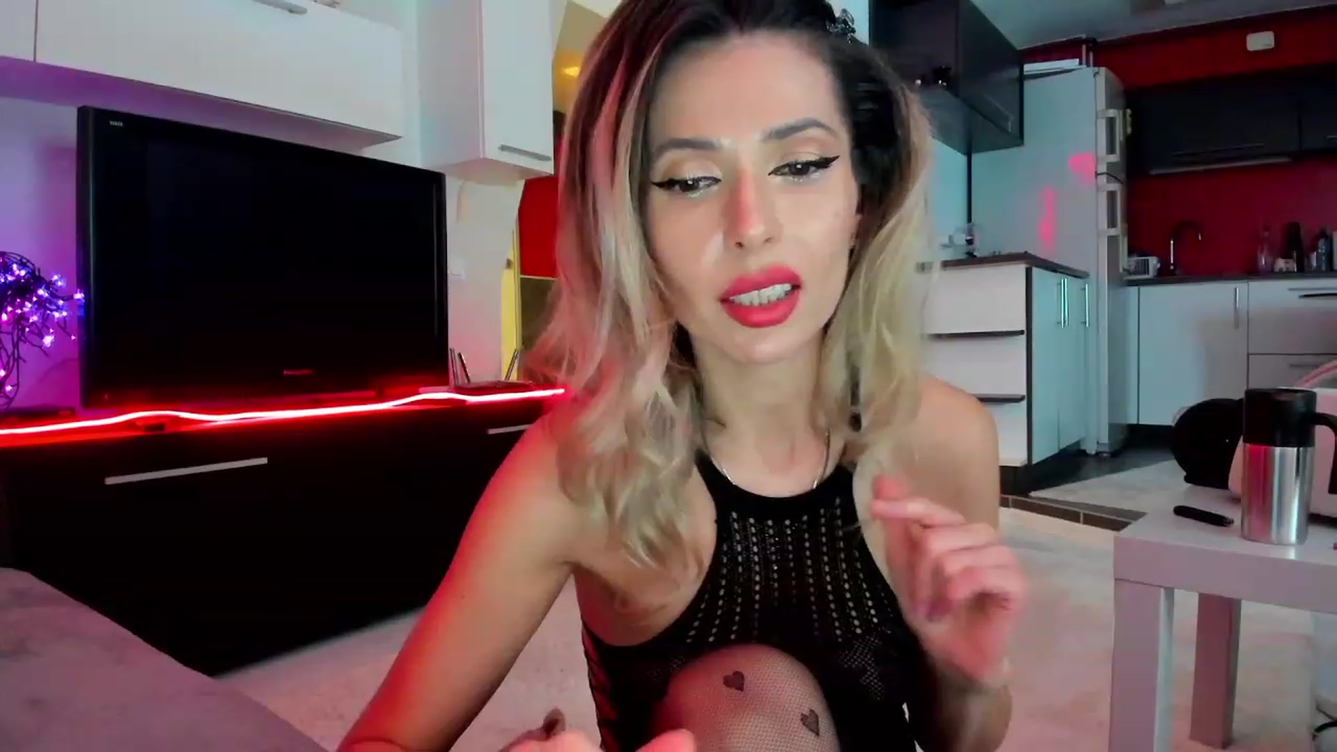 Gallery image thumbnail from SmileyTinaa's myfreecams stream on, 03/02/2024, 01:13 image 8 of 20