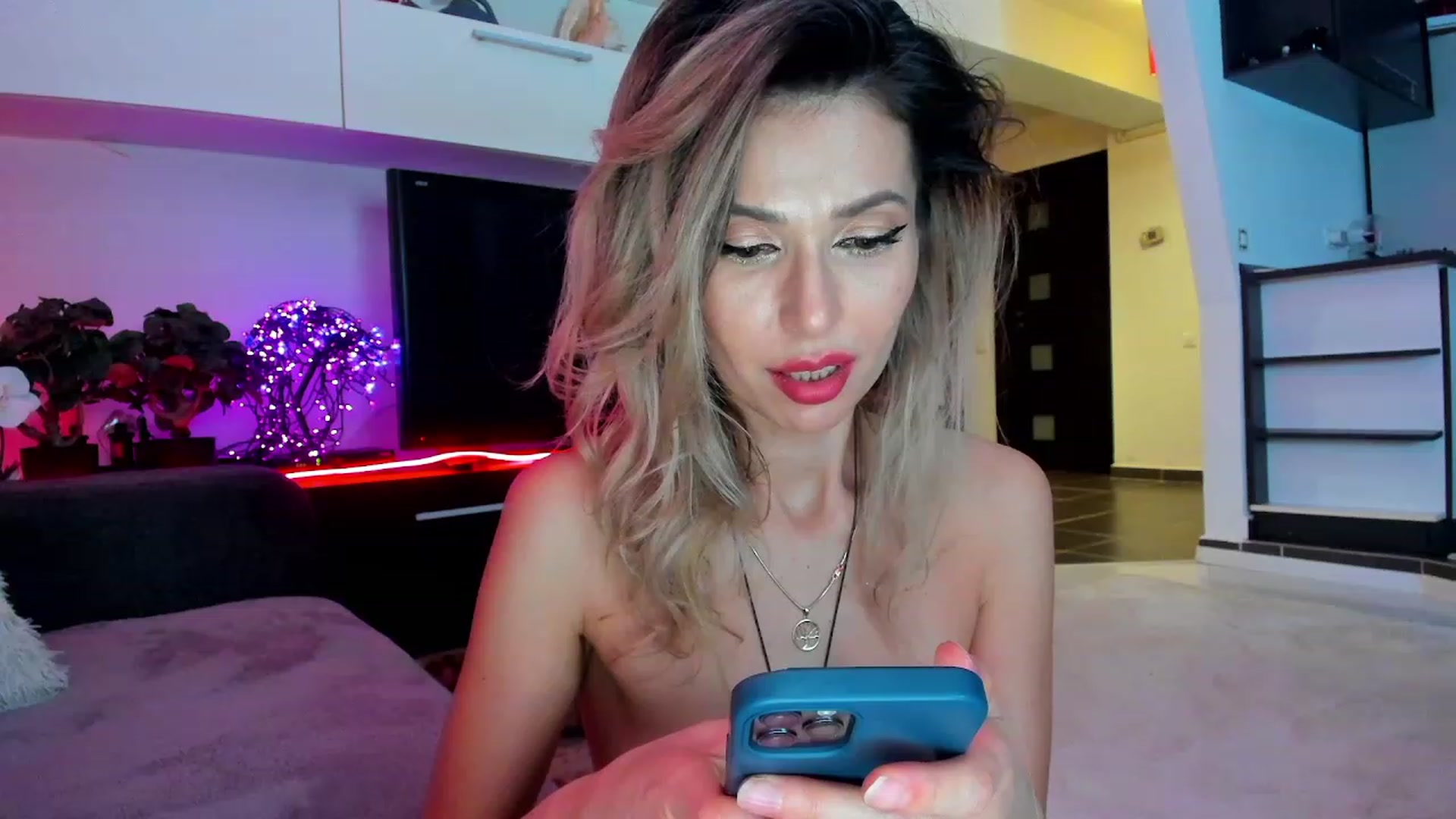 Gallery image thumbnail from SmileyTinaa's myfreecams stream on, 03/02/2024, 03:40 image 20 of 20
