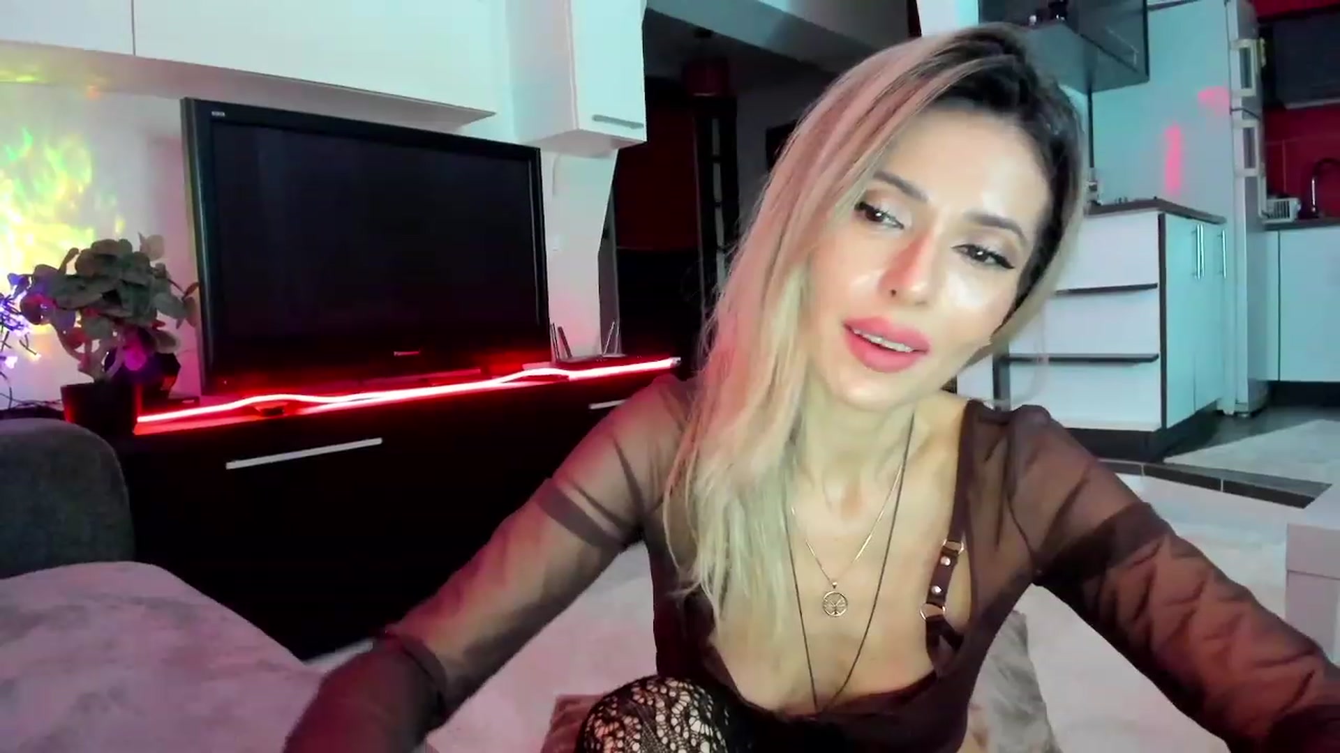 Gallery image thumbnail from SmileyTinaa's myfreecams stream on, 03/04/2024, 22:53 image 19 of 20