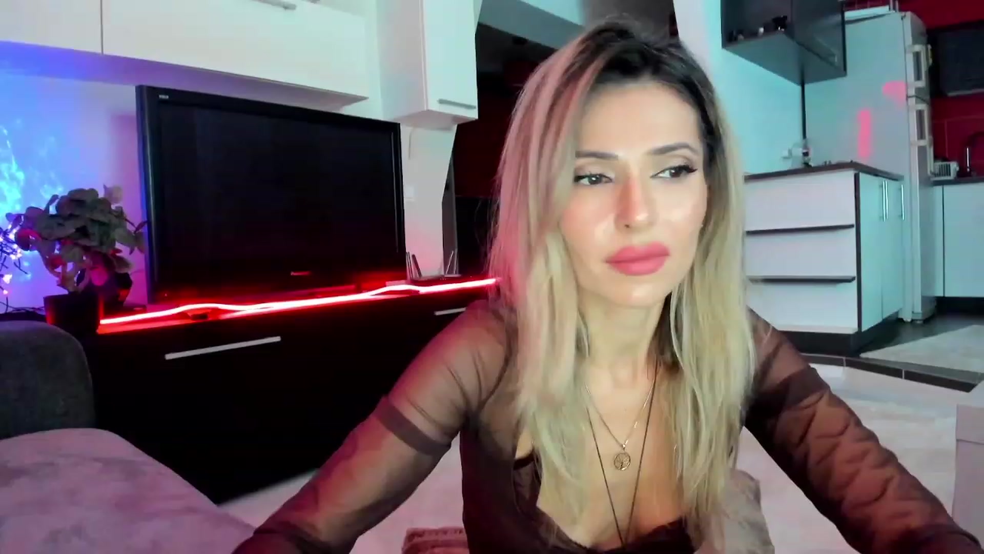 Gallery image thumbnail from SmileyTinaa's myfreecams stream on, 03/04/2024, 22:53 image 7 of 20