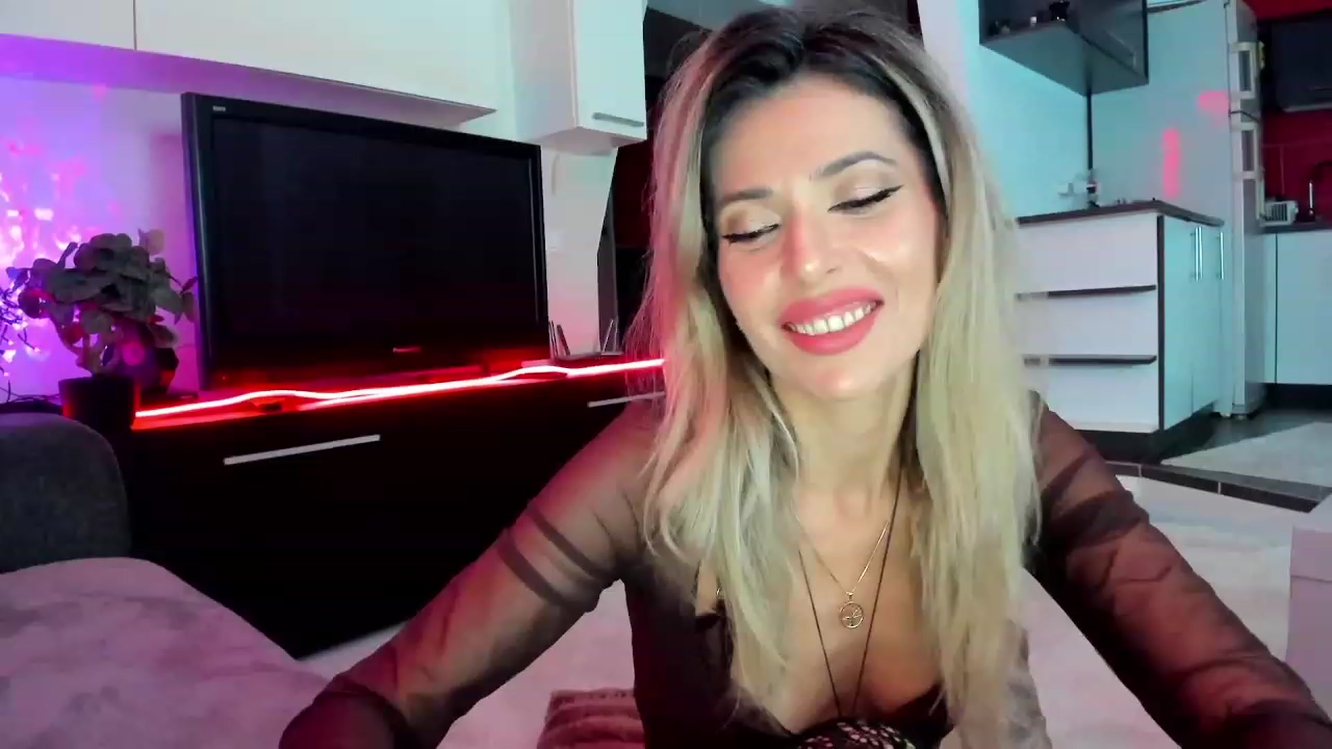 Gallery image thumbnail from SmileyTinaa's myfreecams stream on, 03/04/2024, 22:53 image 1 of 20