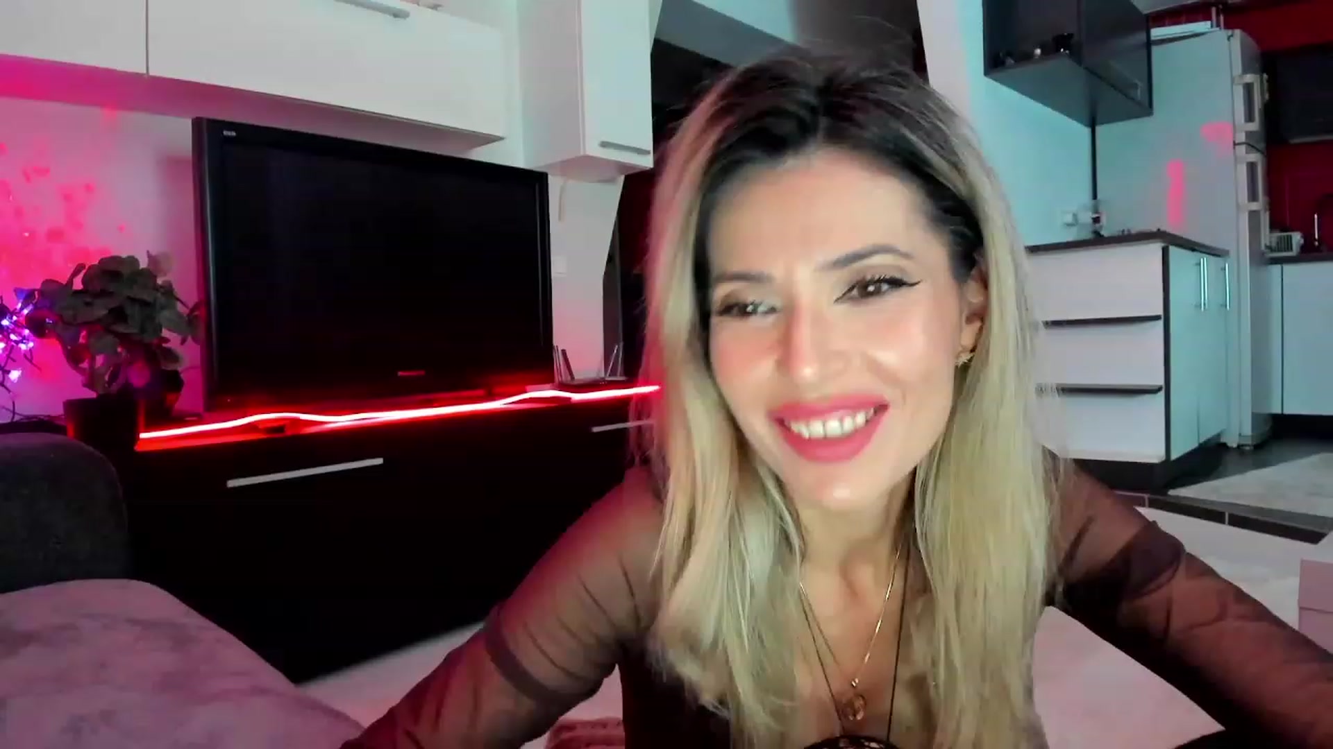Gallery image thumbnail from SmileyTinaa's myfreecams stream on, 03/04/2024, 22:53 image 9 of 20