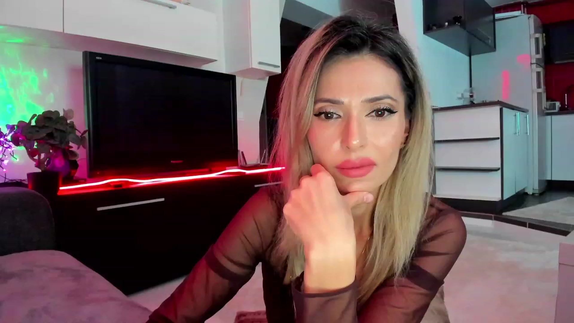 Gallery image thumbnail from SmileyTinaa's myfreecams stream on, 03/04/2024, 22:53 image 4 of 20