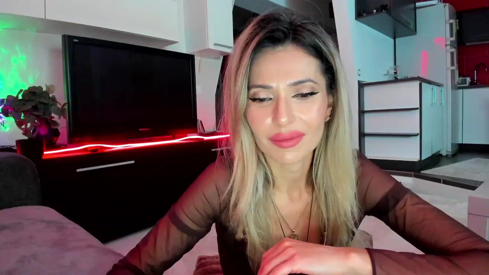 Gallery image thumbnail from SmileyTinaa's myfreecams stream on, 03/04/2024, 22:53 image 11 of 20