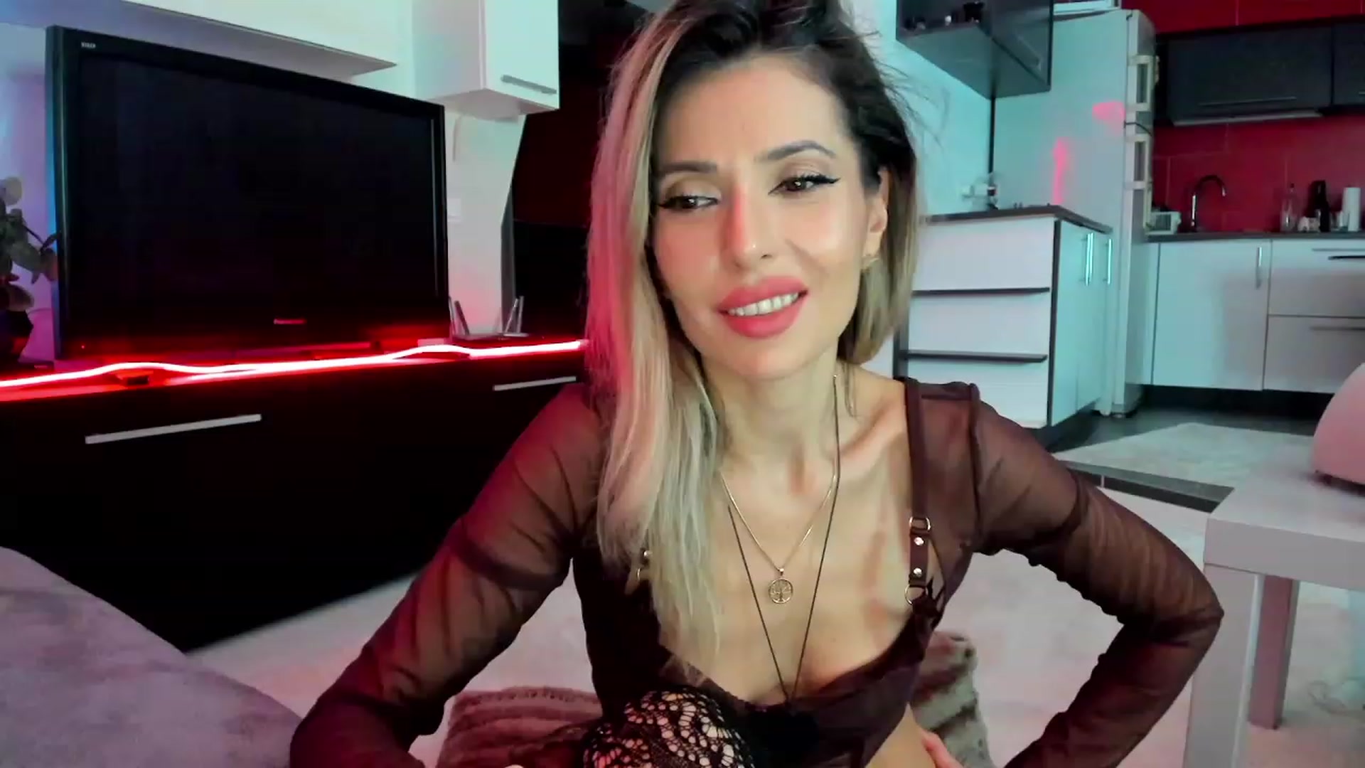 Gallery image thumbnail from SmileyTinaa's myfreecams stream on, 03/04/2024, 23:48 image 8 of 20