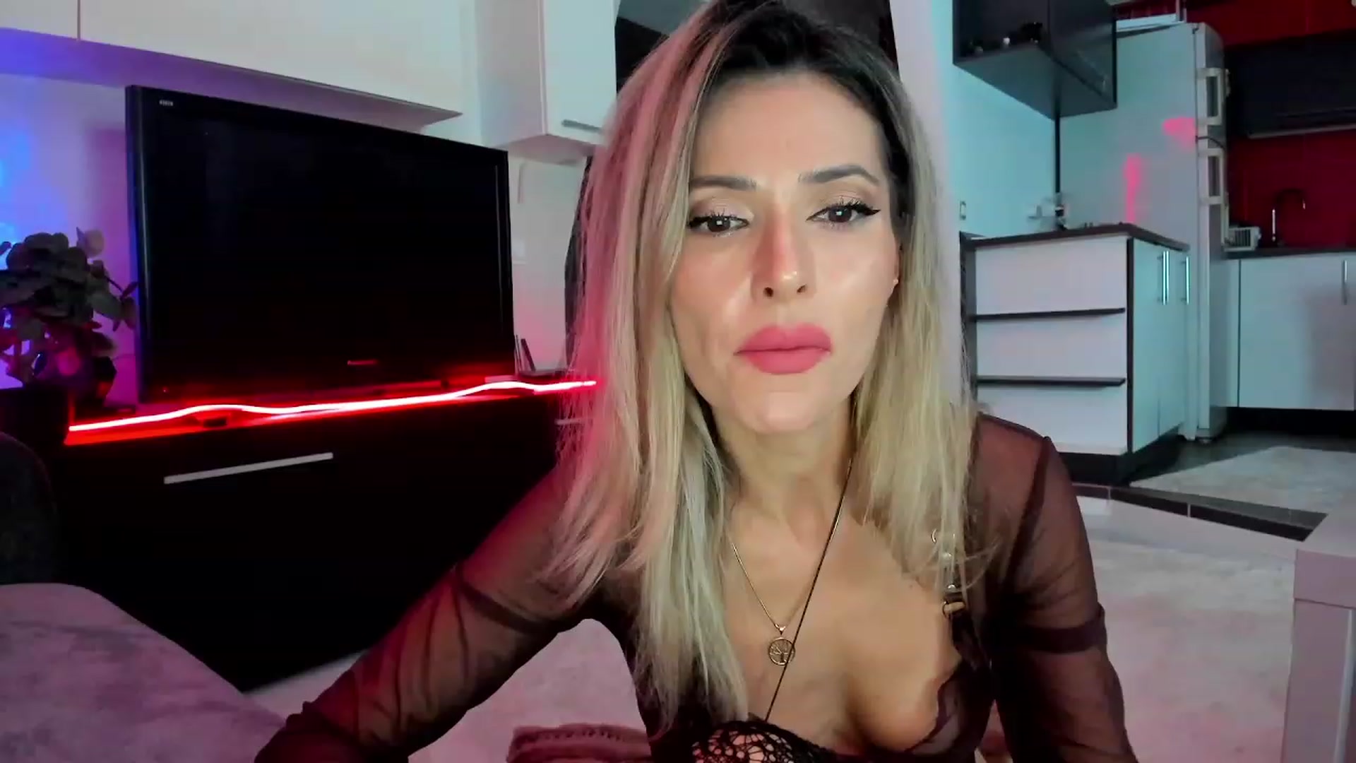 Gallery image thumbnail from SmileyTinaa's myfreecams stream on, 03/04/2024, 23:48 image 1 of 20