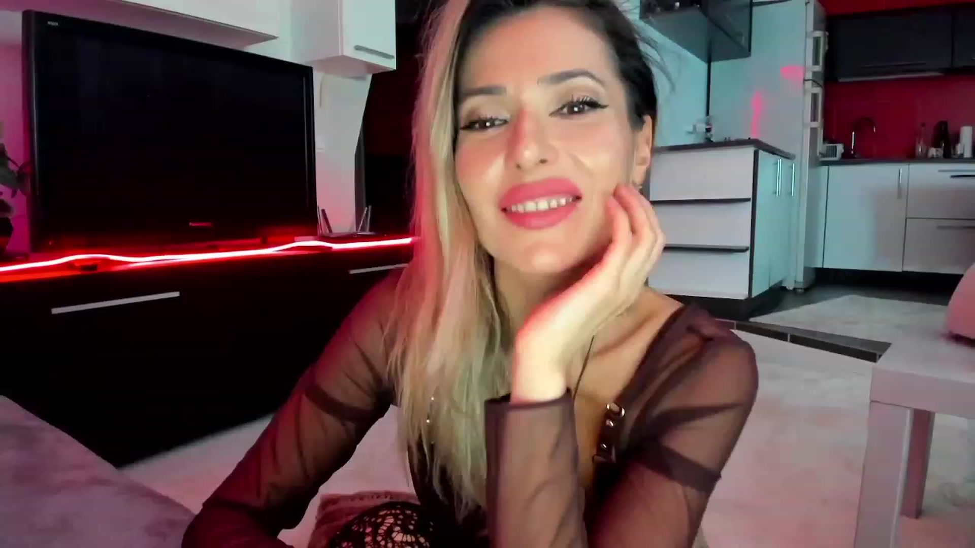 Gallery image thumbnail from SmileyTinaa's myfreecams stream on, 03/04/2024, 23:48 image 7 of 20