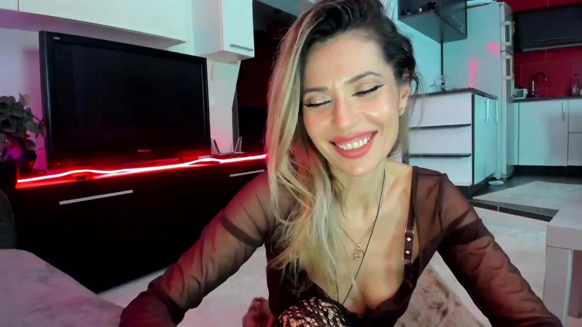 Gallery image thumbnail from SmileyTinaa's myfreecams stream on, 03/05/2024, 03:28 image 19 of 20