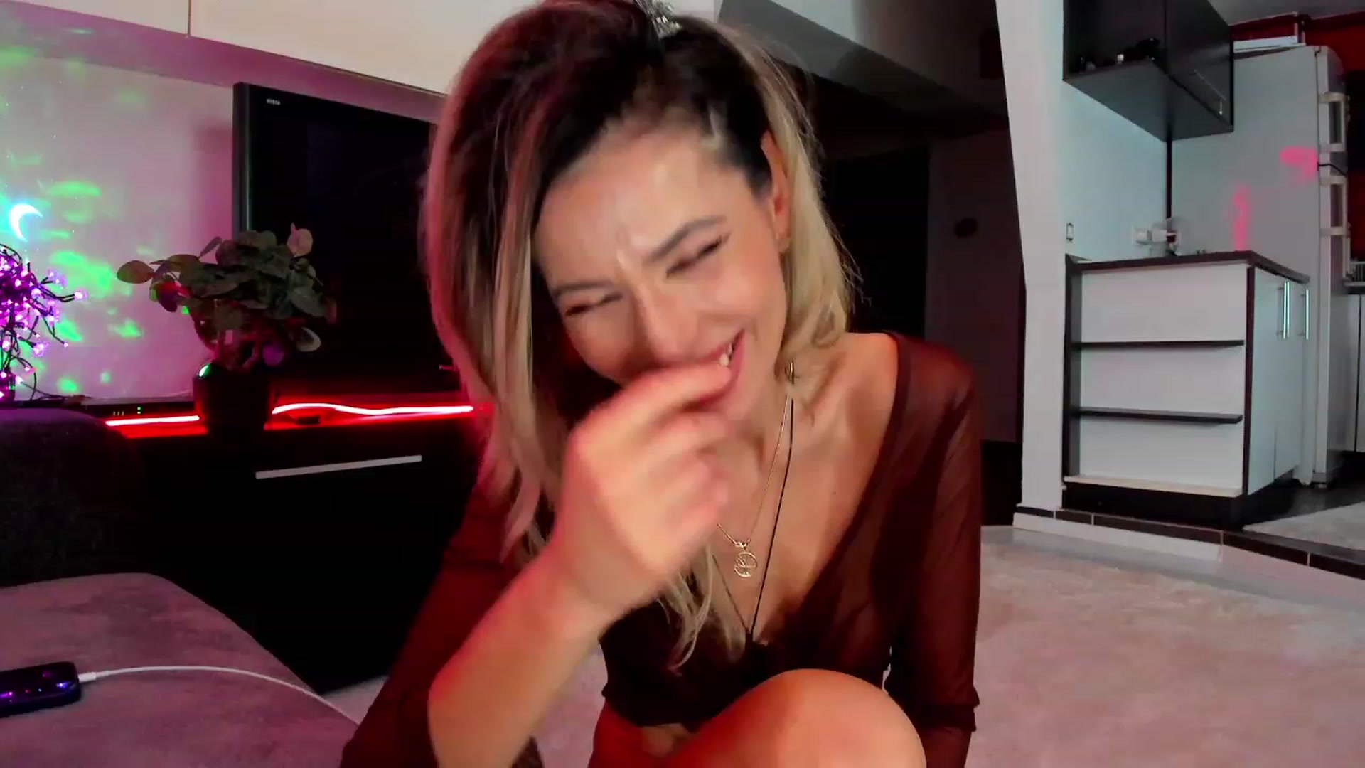 Gallery image thumbnail from SmileyTinaa's myfreecams stream on, 03/13/2024, 23:16 image 6 of 20