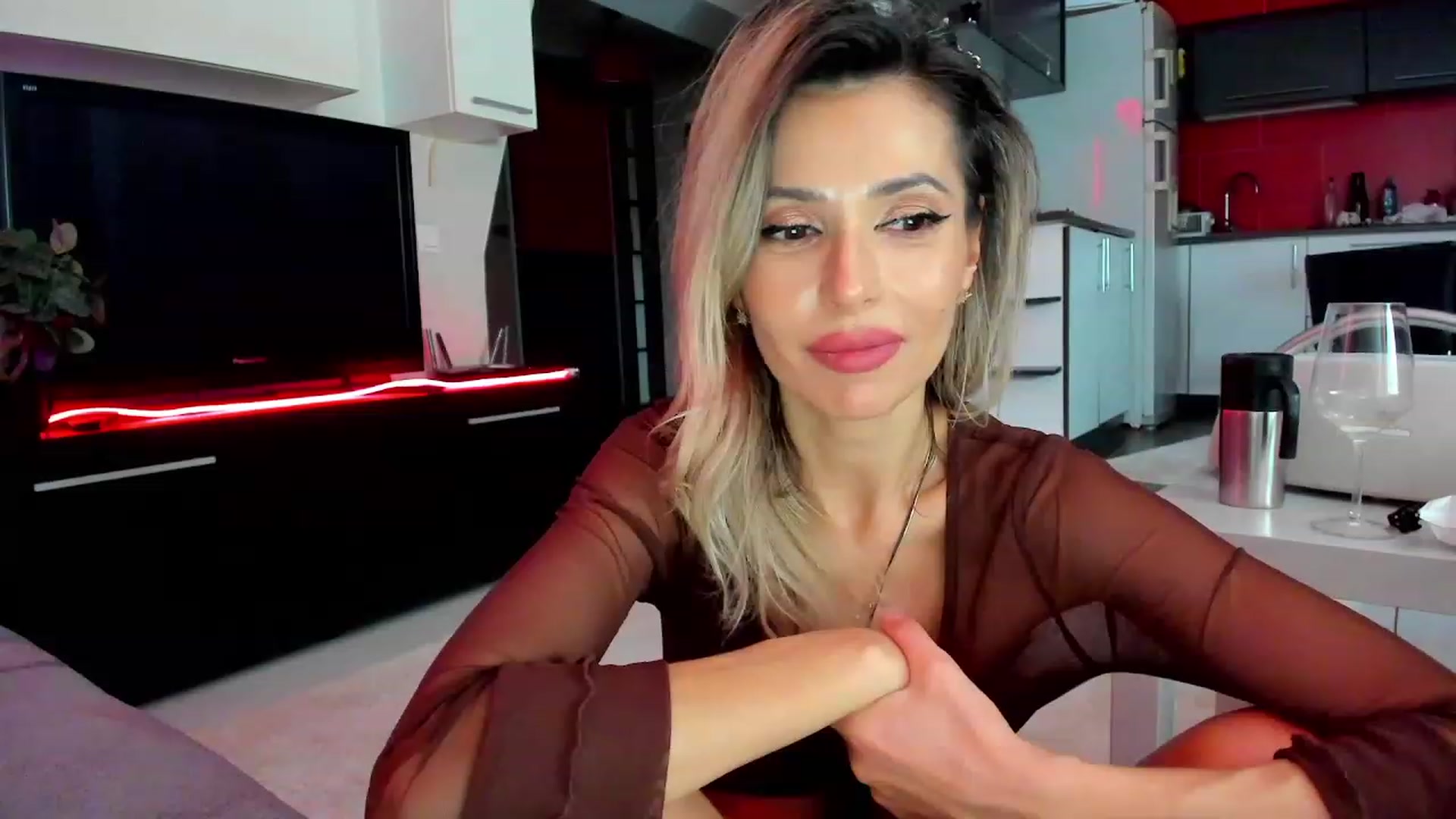Gallery image thumbnail from SmileyTinaa's myfreecams stream on, 03/14/2024, 04:04 image 7 of 20