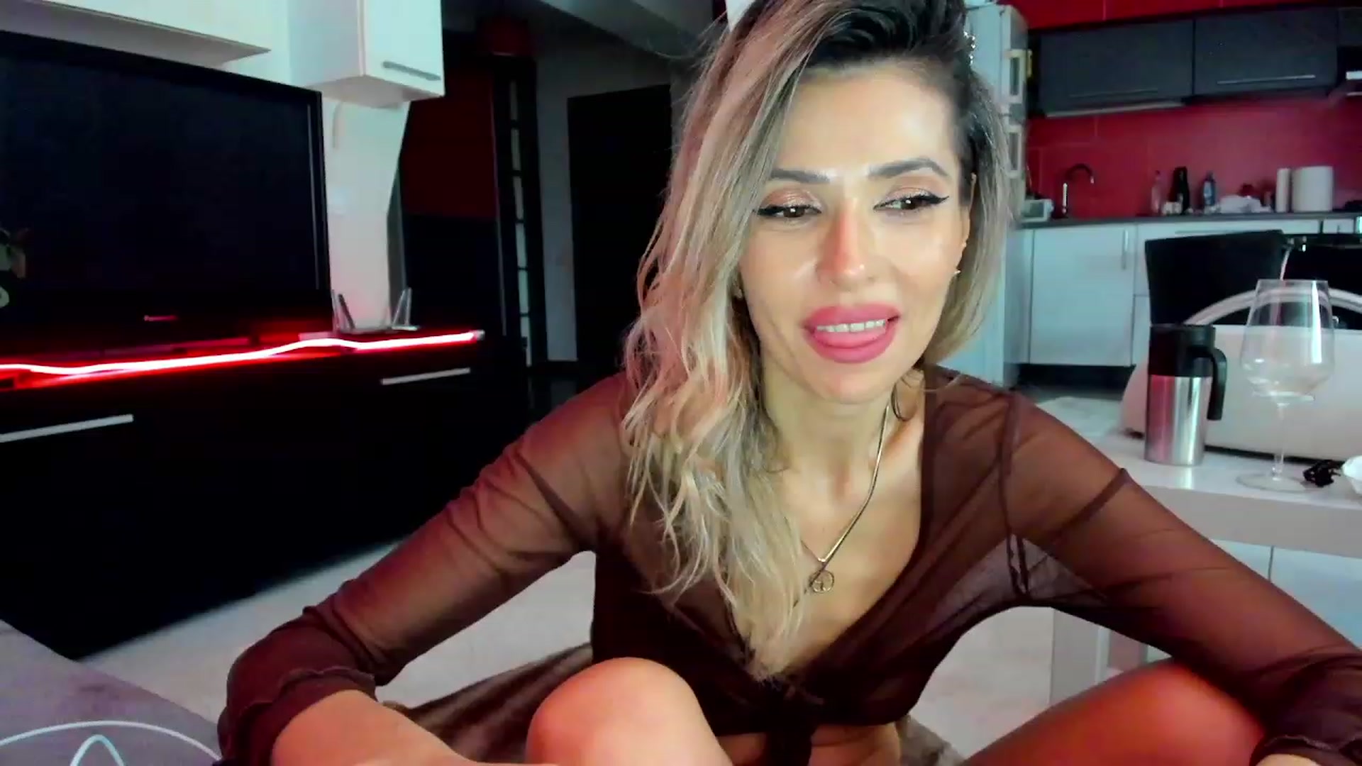 Gallery image thumbnail from SmileyTinaa's myfreecams stream on, 03/14/2024, 04:04 image 13 of 20