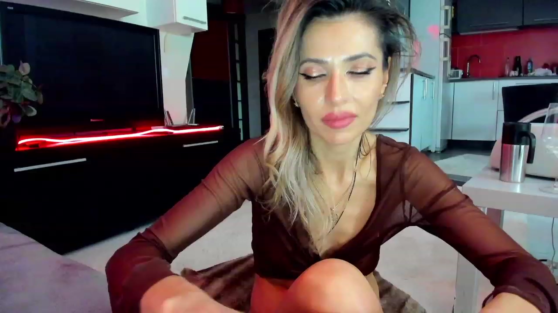 Gallery image thumbnail from SmileyTinaa's myfreecams stream on, 03/14/2024, 04:04 image 11 of 20