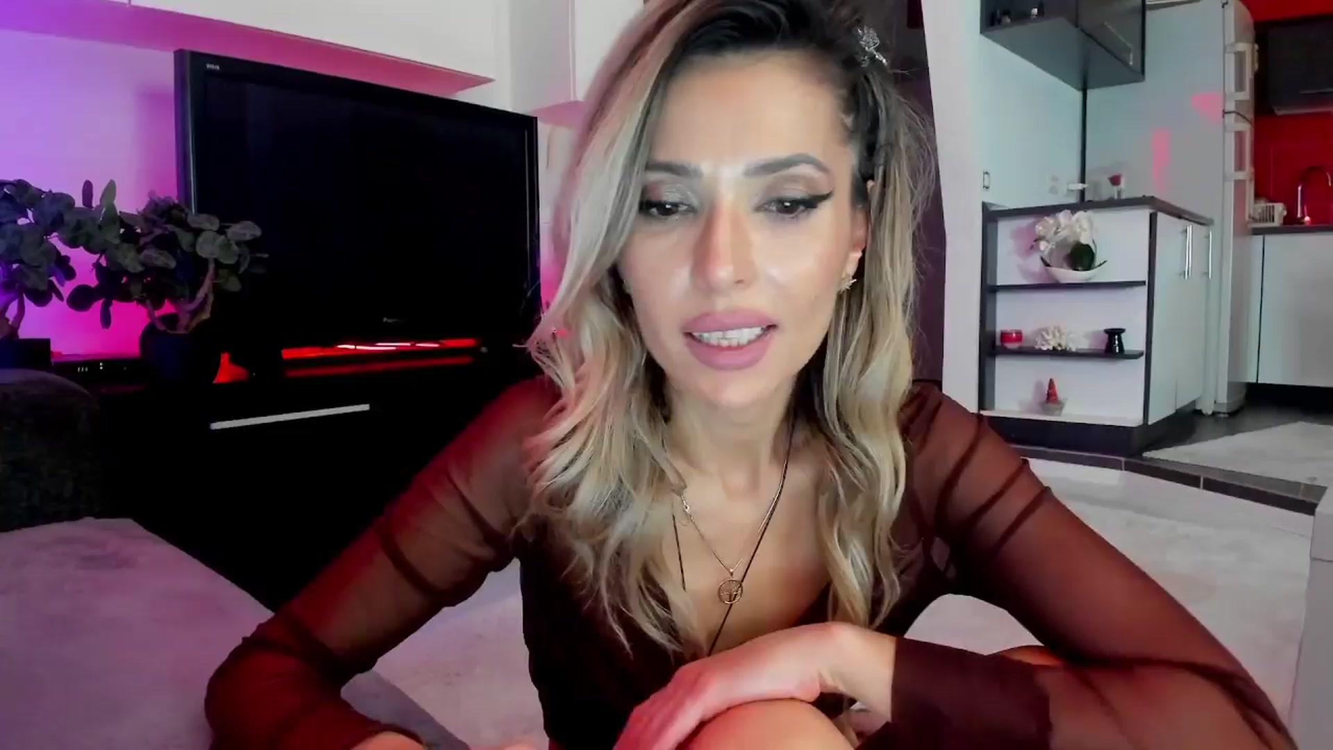Gallery image thumbnail from SmileyTinaa's myfreecams stream on, 03/21/2024, 03:02 image 17 of 20