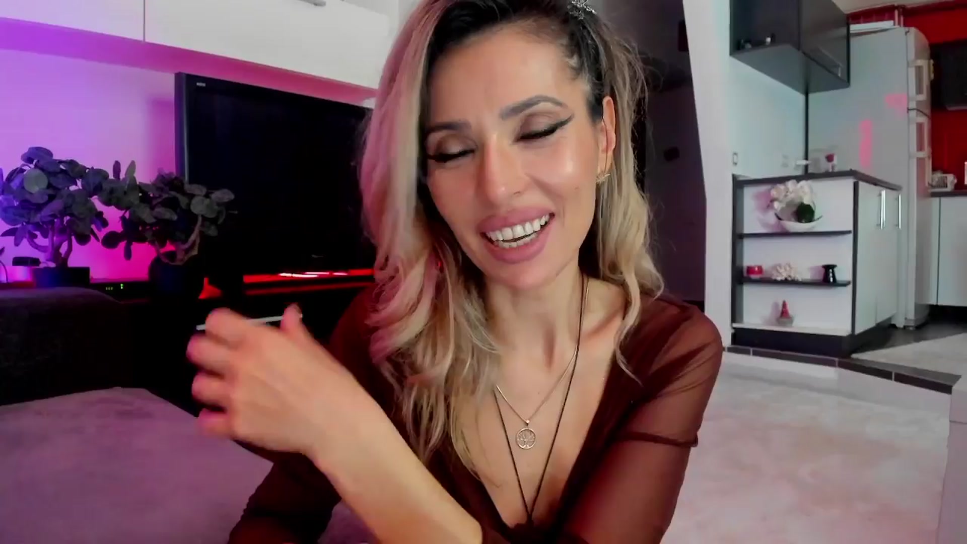 Gallery image thumbnail from SmileyTinaa's myfreecams stream on, 03/21/2024, 03:02 image 10 of 20