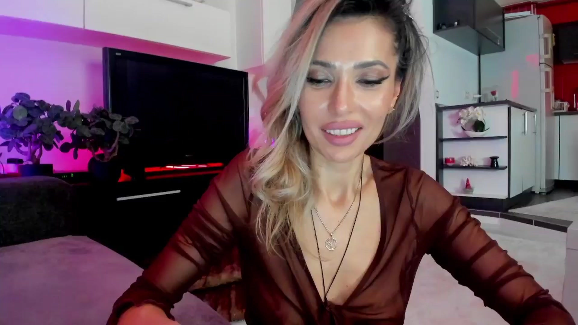 Gallery image thumbnail from SmileyTinaa's myfreecams stream on, 03/21/2024, 03:02 image 7 of 20