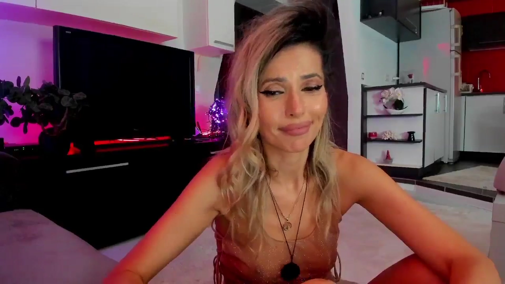 Gallery image thumbnail from SmileyTinaa's myfreecams stream on, 03/22/2024, 02:57 image 9 of 20
