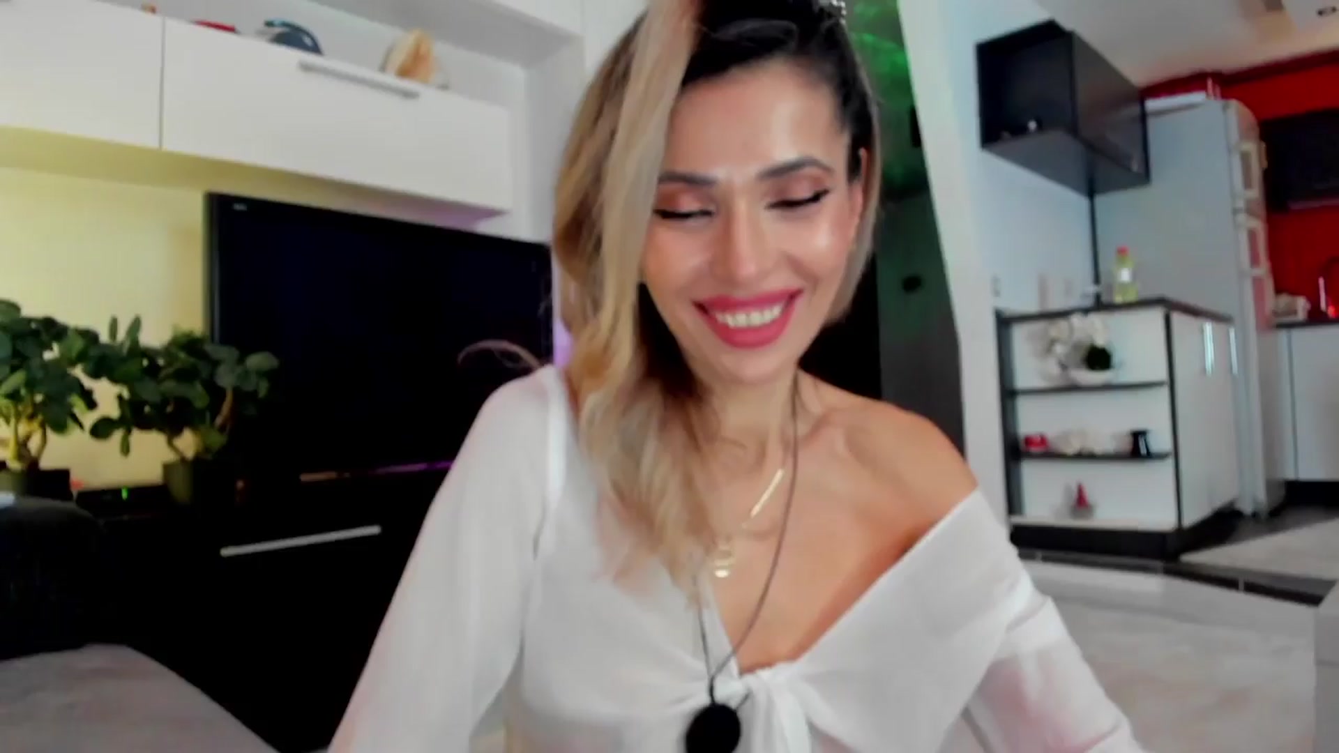 Gallery image thumbnail from SmileyTinaa's myfreecams stream on, 03/23/2024, 24:04 image 12 of 20