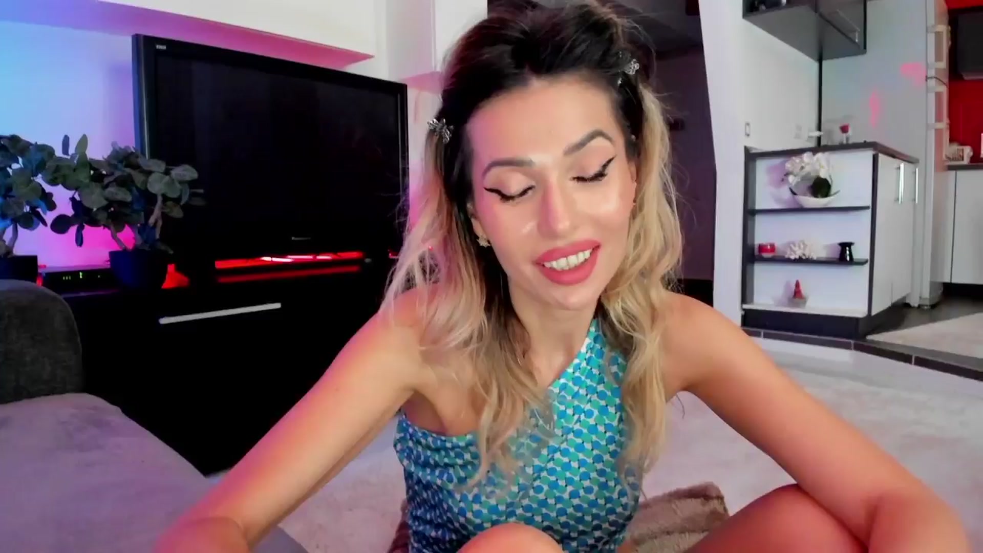 Gallery image thumbnail from SmileyTinaa's myfreecams stream on, 03/28/2024, 23:57 image 11 of 20