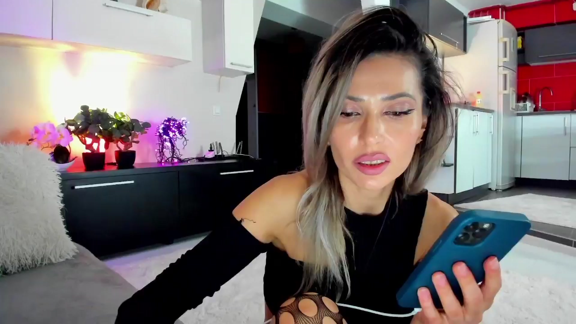Gallery image thumbnail from SmileyTinaa's myfreecams stream on, 04/05/2024, 21:43 image 20 of 20