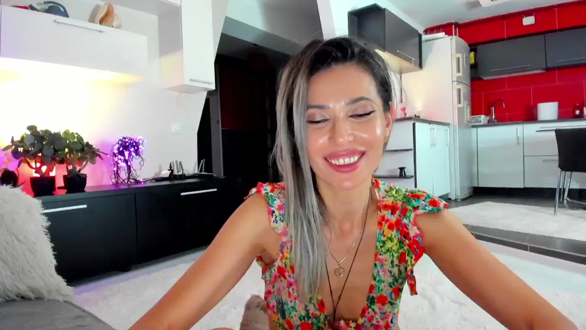 Gallery image thumbnail from SmileyTinaa's myfreecams stream on, 04/18/2024, 24:22 image 13 of 20