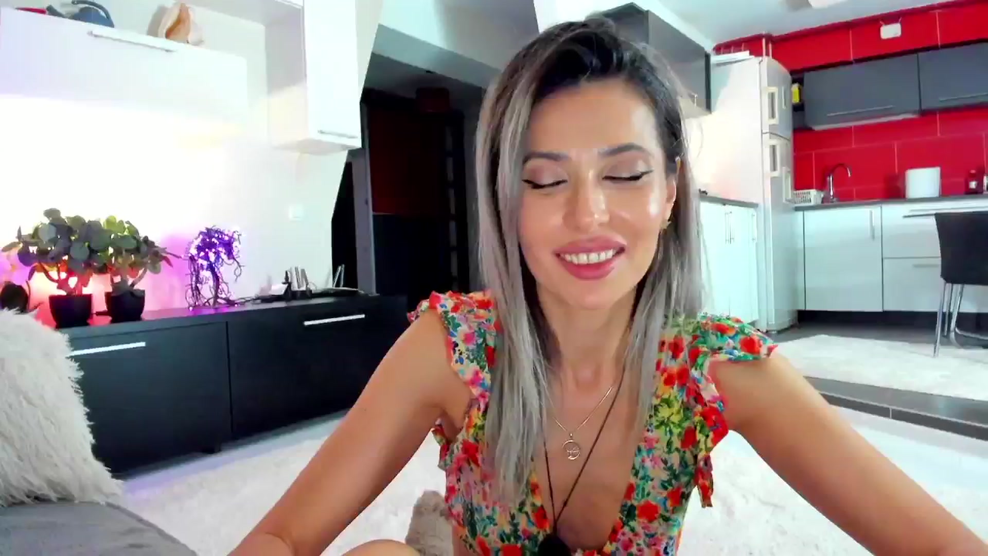 Gallery image thumbnail from SmileyTinaa's myfreecams stream on, 04/18/2024, 24:22 image 5 of 20