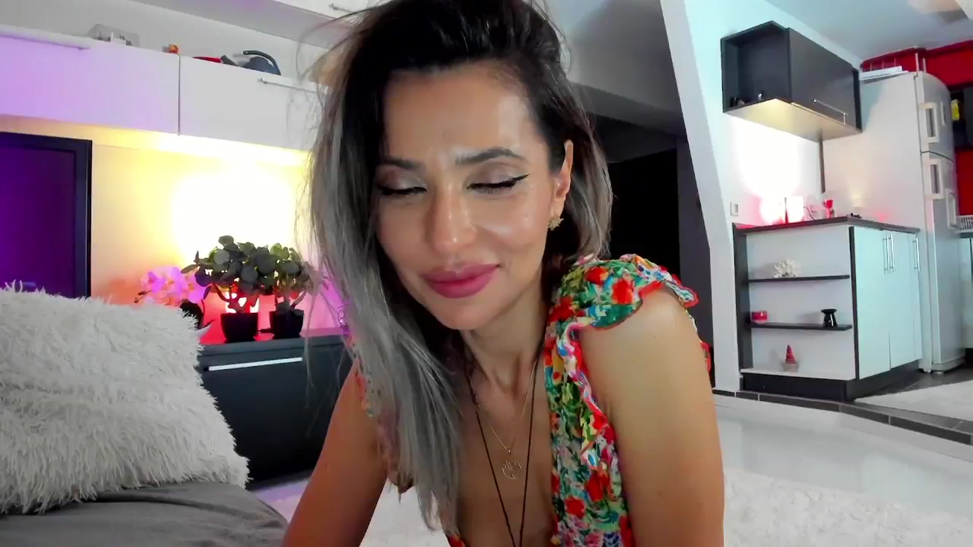 Gallery image thumbnail from SmileyTinaa's myfreecams stream on, 04/18/2024, 02:56 image 20 of 20