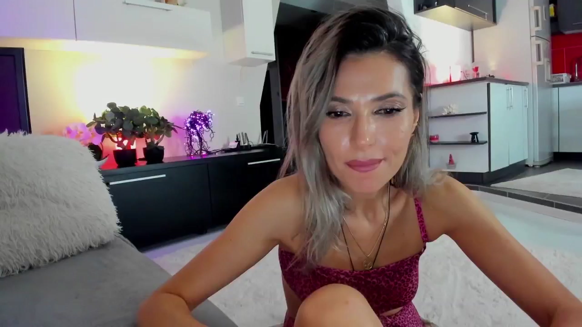 Gallery image thumbnail from SmileyTinaa's myfreecams stream on, 04/25/2024, 01:25 image 1 of 20