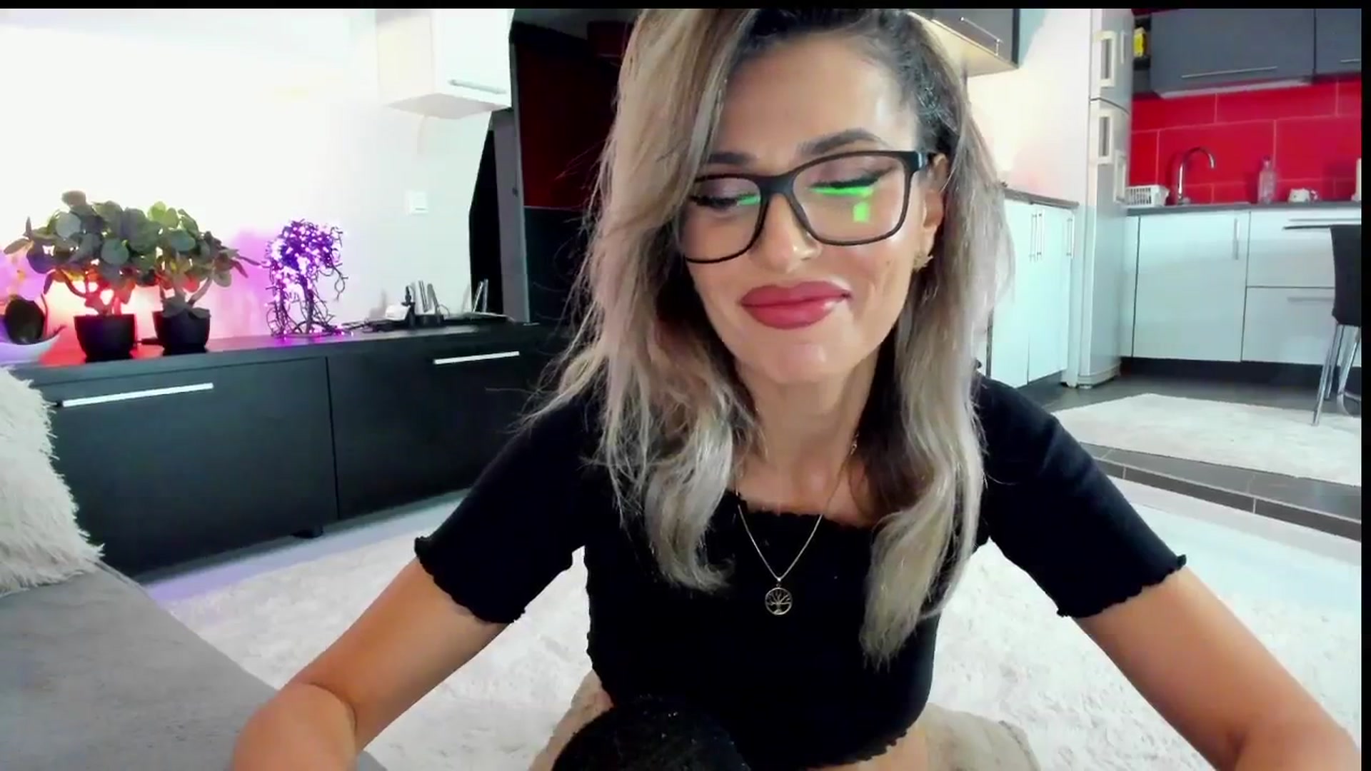 Gallery image thumbnail from SmileyTinaa's myfreecams stream on, 05/22/2024, 21:18 image 9 of 20