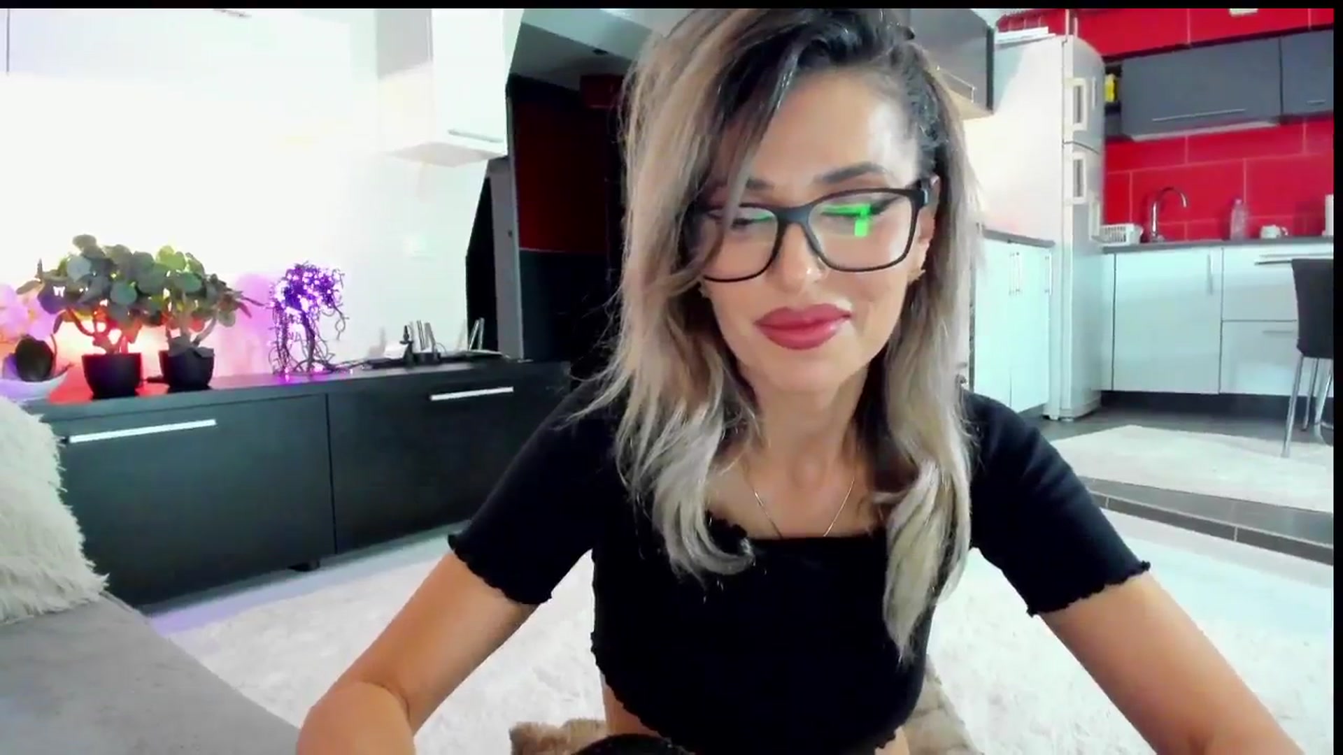 Gallery image thumbnail from SmileyTinaa's myfreecams stream on, 05/22/2024, 21:40 image 9 of 20