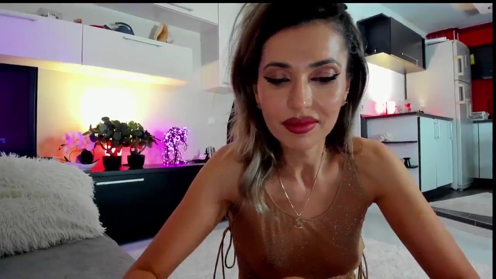 Gallery image thumbnail from SmileyTinaa's myfreecams stream on, 05/22/2024, 21:40 image 20 of 20