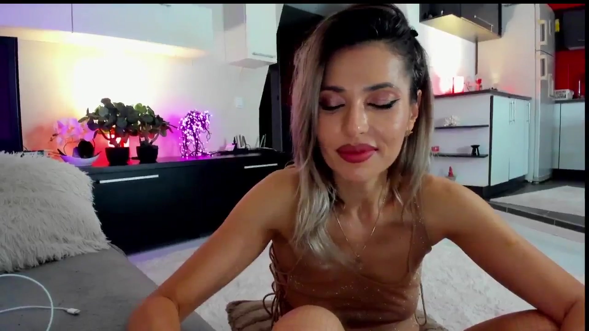 Gallery image thumbnail from SmileyTinaa's myfreecams stream on, 05/23/2024, 24:02 image 20 of 20